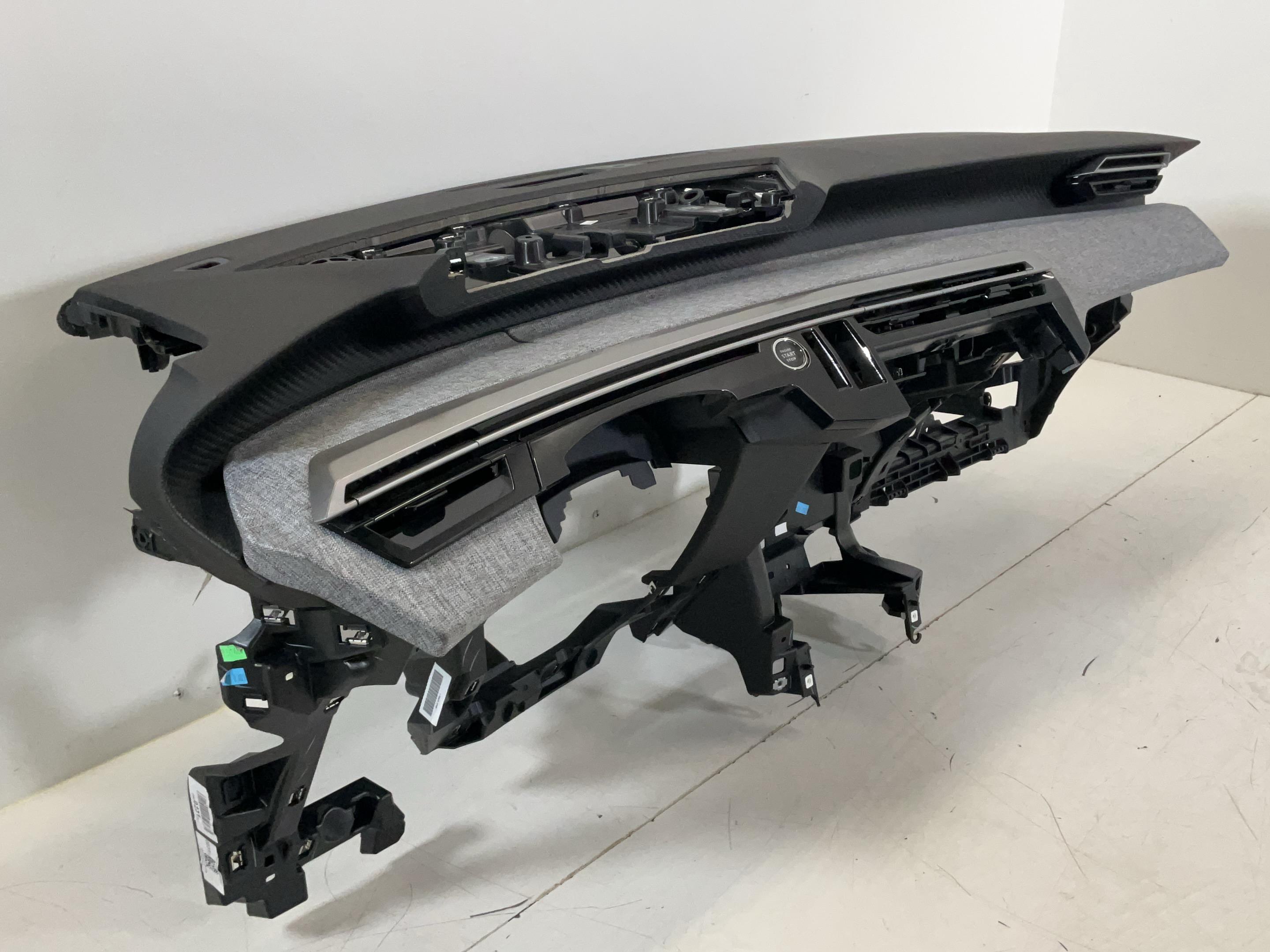 Deska rozdzielcza PEUGEOT 3008 II (MC, MR, MJ, M4) 1.2 Hybrid 136  100 kW  136 PS (05.2023-> )