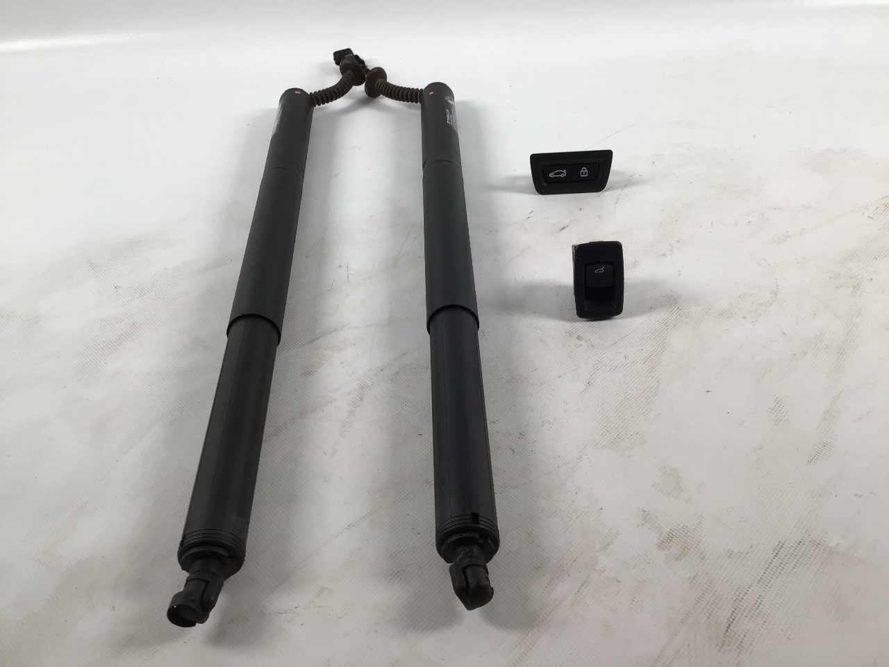 Electric trunk set BMW 2er Gran Tourer (F46) 218i  100 kW  136 PS (03.2015-02.2018) Electric trunk set BMW 2er Gran Tourer (F46) 218i  100 kW  136 PS (03.2015-02.2018)