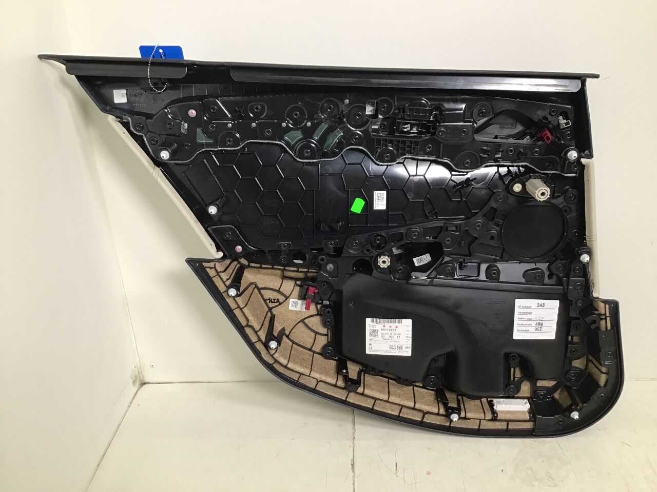 Door panelling right rear BMW 5er (G30, F90) 518d  100 kW  136 PS (07.2018-> )