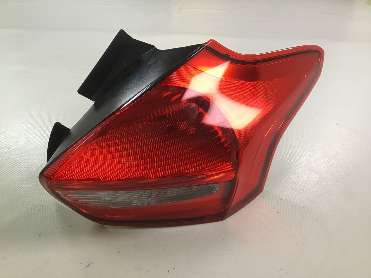 Tail-lamp right FORD Focus III (DYB) 1.0 EcoBoost  92 kW  125 PS (02.2012-> )