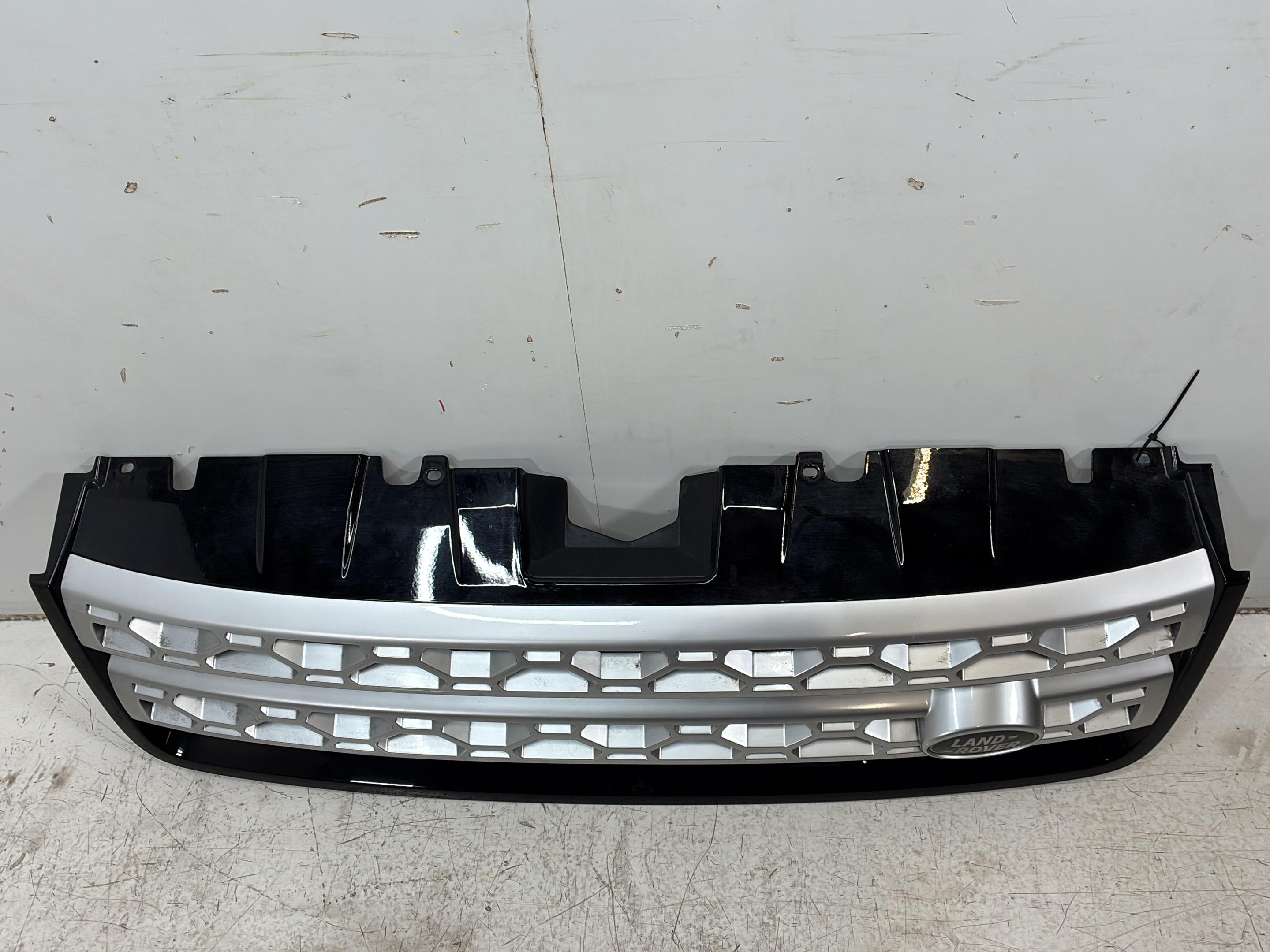 Radiator grille LAND ROVER Discovery Sport (L550) 2.2 D 4WD  140 kW  190 PS (09.2014-> )