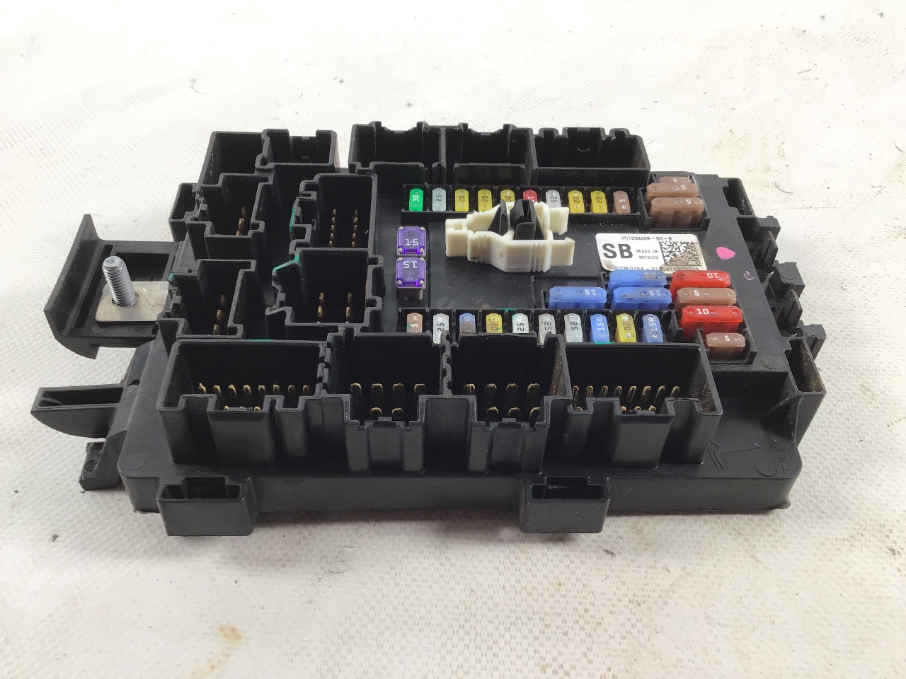 Boîte à fusibles TESLA Model S (5YJS) 75D AWD  386 kW  525 PS (06.2016-> )