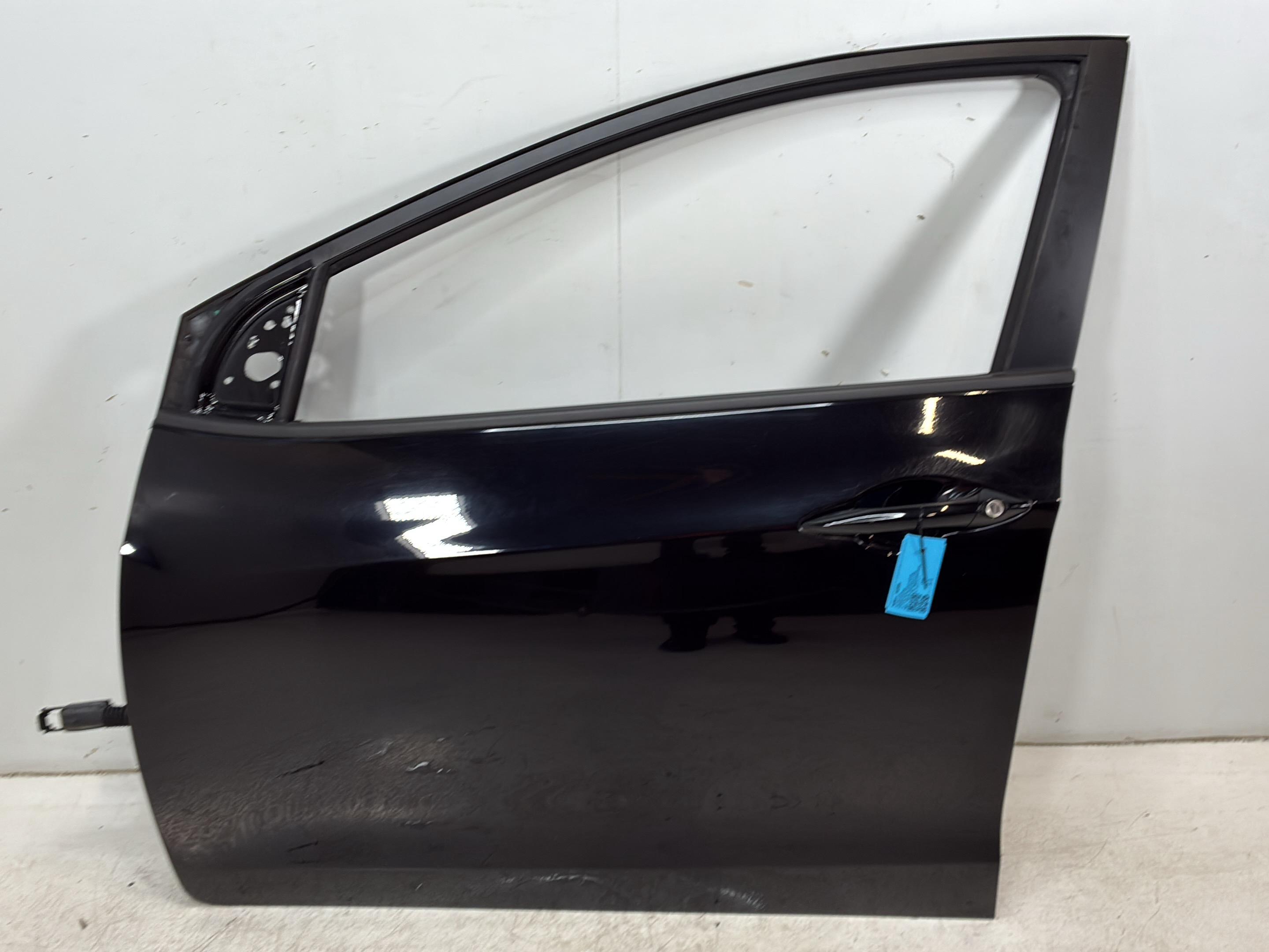 Door left front HYUNDAI i30 II (GD) 1.4  73 kW  99 PS (12.2011-12.2015)