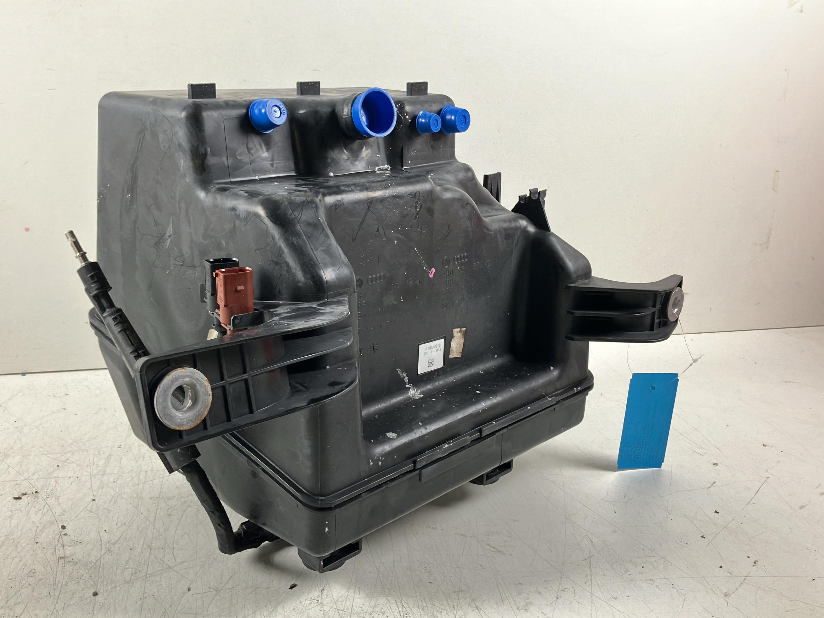 Réservoir AdBlue AUDI A8 (4H) 3.0 TDI quattro  190 kW  258 PS (10.2013-01.2018)