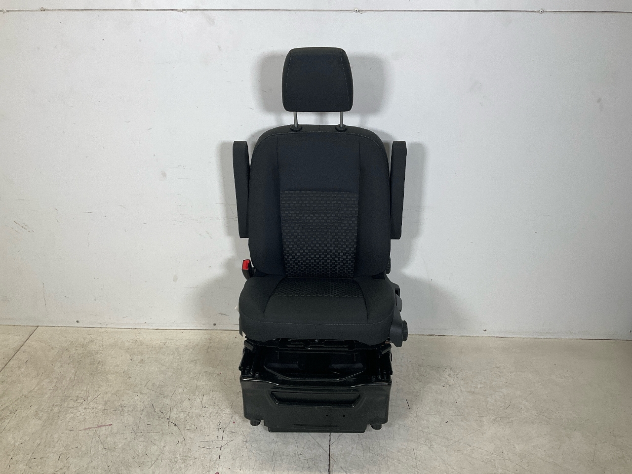 Sitz links vorne FORD Transit V363 Pritsche/Fahrgestell (FED, FFD) 2.0 TDCi  96 kW  130 PS (03.2016-> )