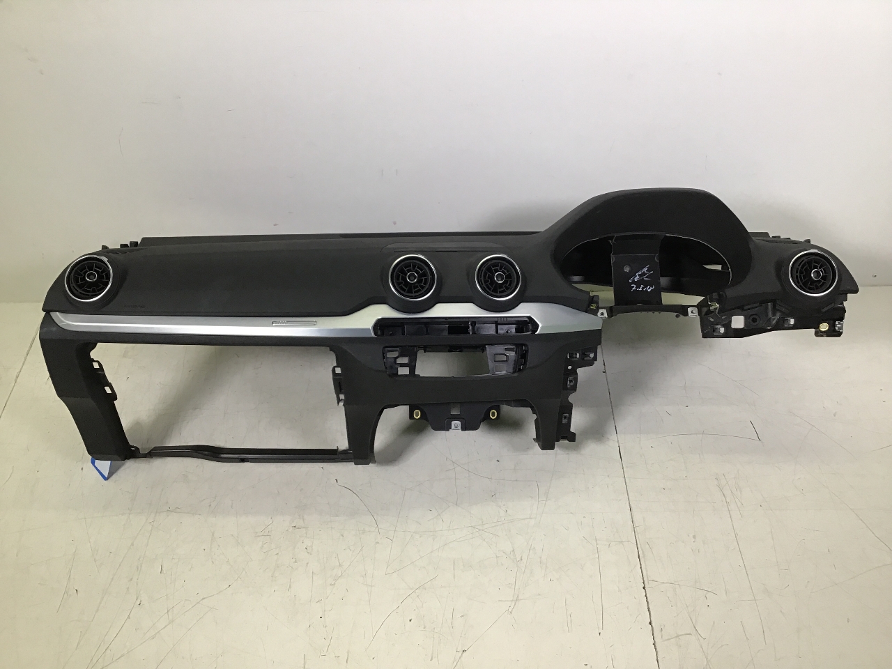 Dashboard AUDI Q2 (GA) SQ2 TFSI quattro  221 kW  300 PS (08.2018-> )