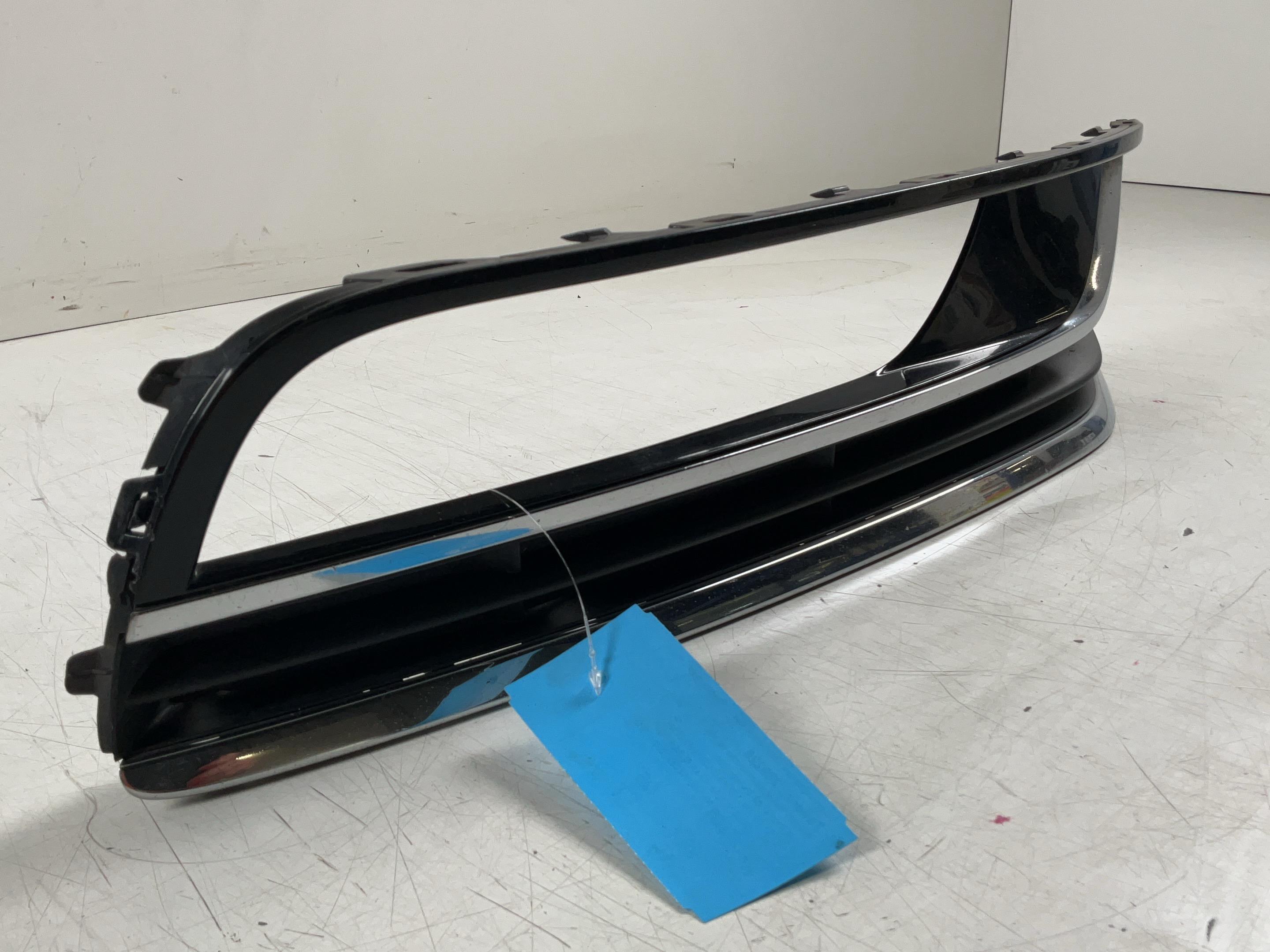 Blende Nebelscheinwerfer rechts VW Passat B7 Variant (362) 1.4 TSI  90 kW  122 PS (08.2010-12.2014)