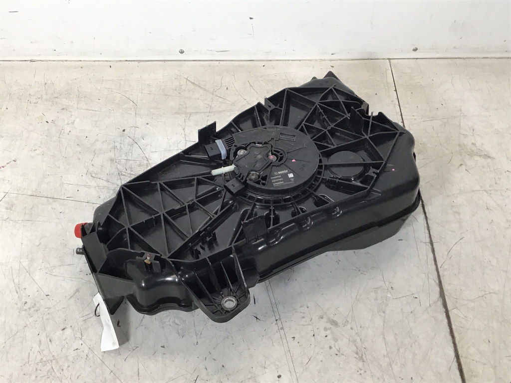 Rezervor AdBlue VW Golf VIII (CD) 2.0 TDI 4motion  147 kW  200 PS (09.2020-> )