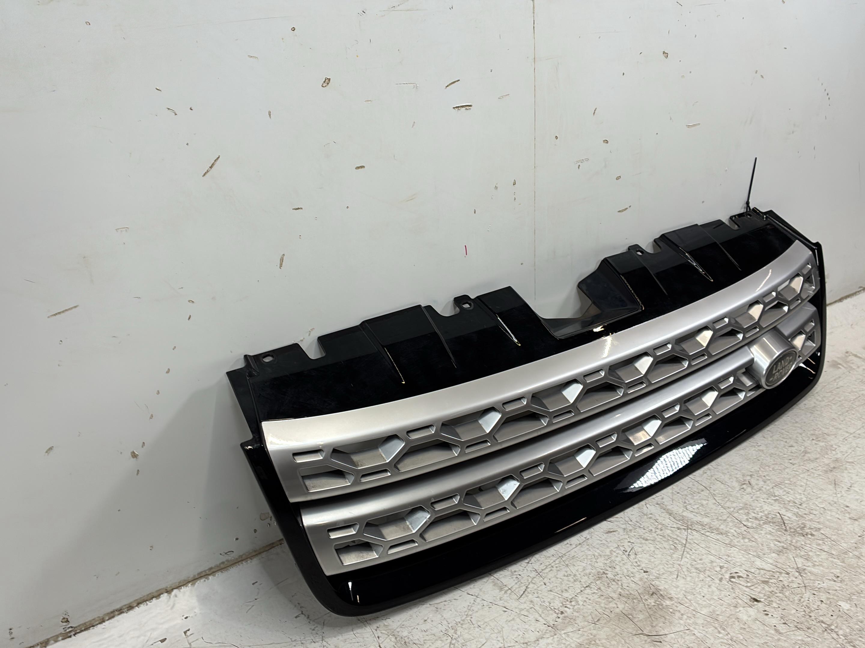 Radiator grille LAND ROVER Discovery Sport (L550) 2.2 D 4WD  140 kW  190 PS (09.2014-> )
