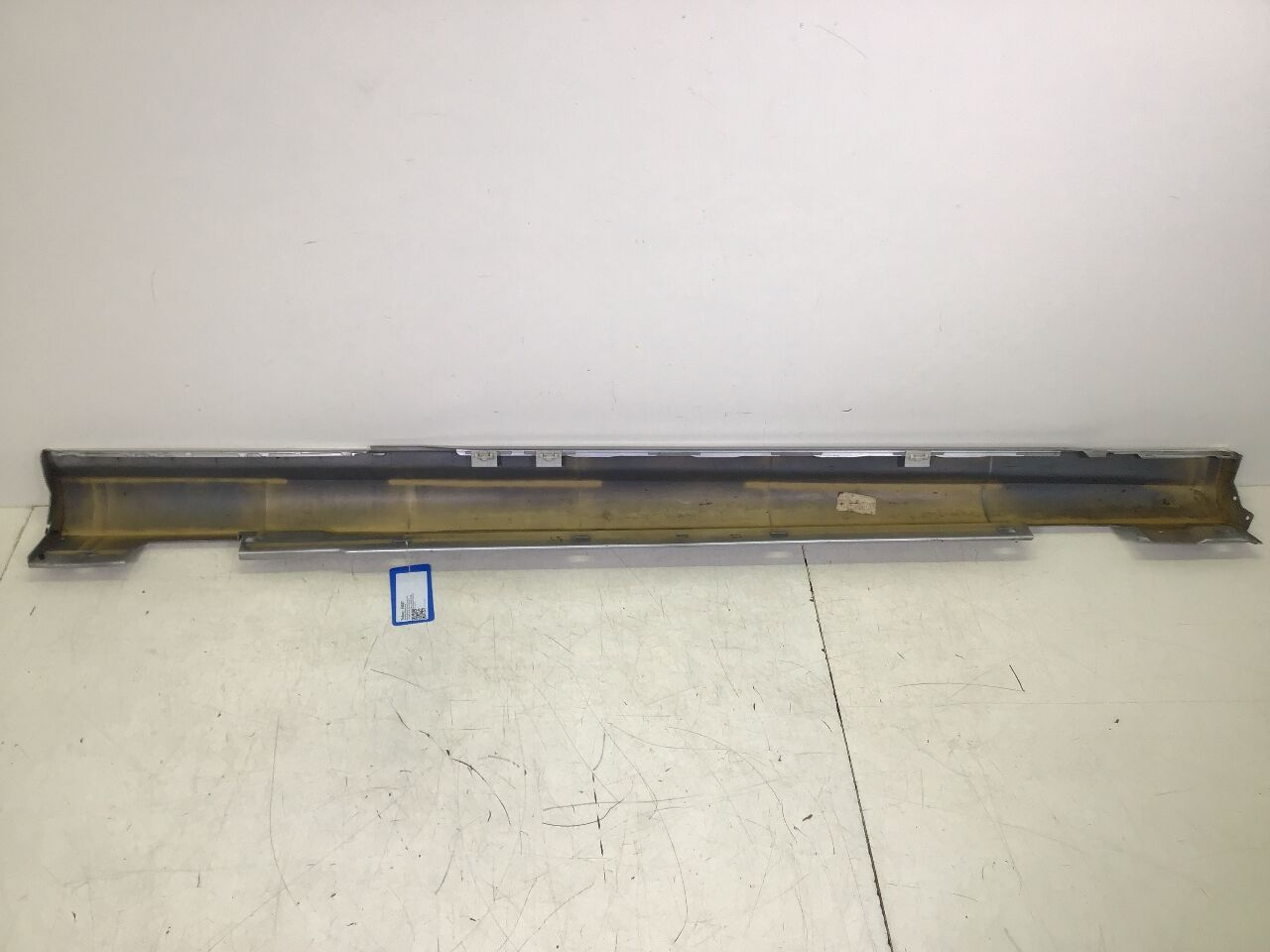 Panelling sill board left MERCEDES-BENZ C-Klasse Coupe (C204) C 63 AMG  336 kW  457 PS (06.2011-> )