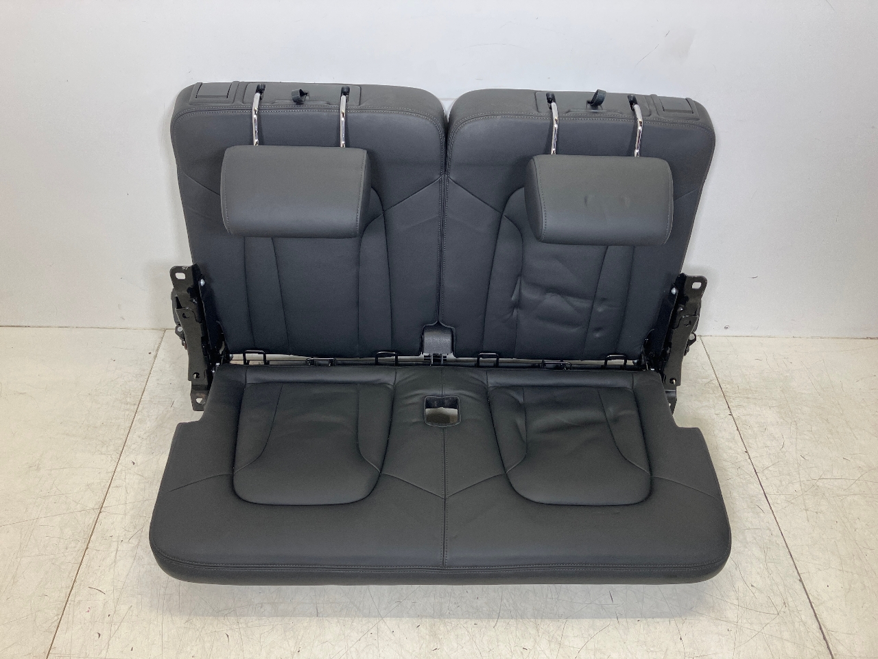 3. Sitzreihe AUDI Q7 (4L) 3.0 TFSI  245 kW  333 PS (05.2010-08.2015) 3. Sitzreihe AUDI Q7 (4L) 3.0 TFSI  245 kW  333 PS (05.2010-08.2015)