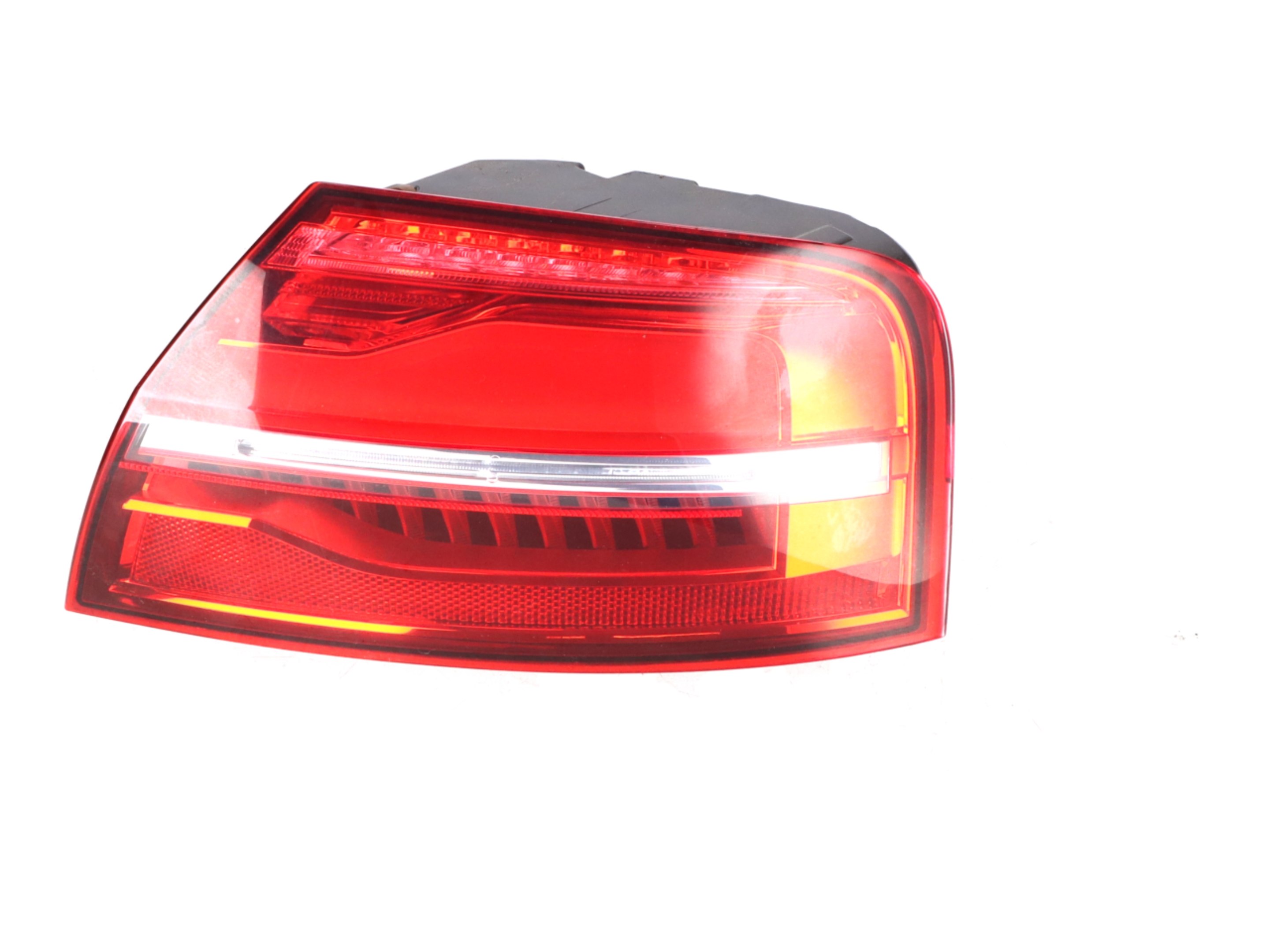Tylne światło prawa zewnętrzna AUDI A8 (4H) 3.0 TDI quattro  190 kW  258 PS (10.2013-01.2018)