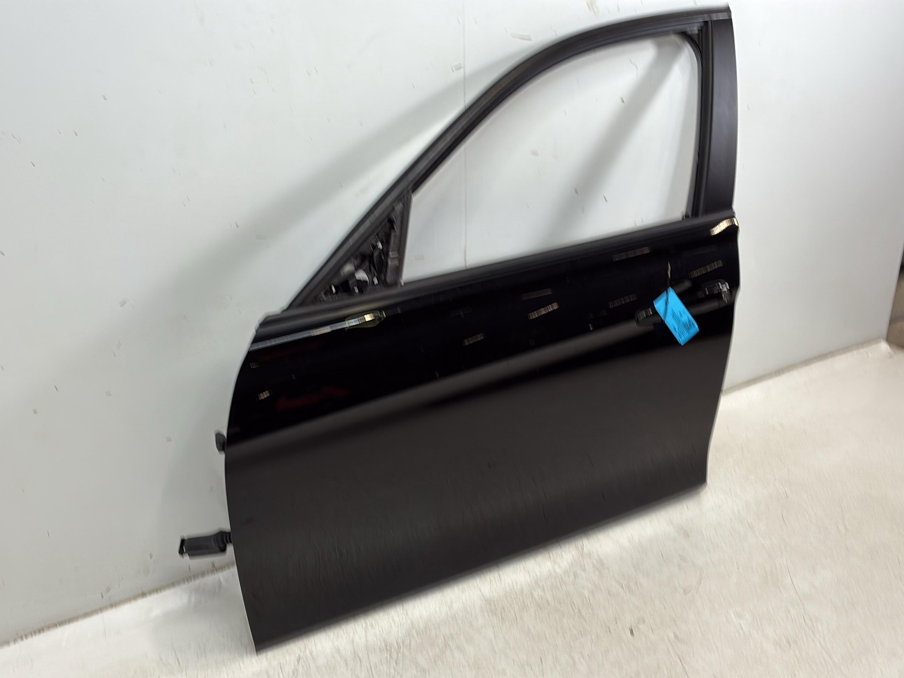 Door left front BMW 3er (F30, F80) 320d  140 kW  190 PS (07.2015-10.2018)