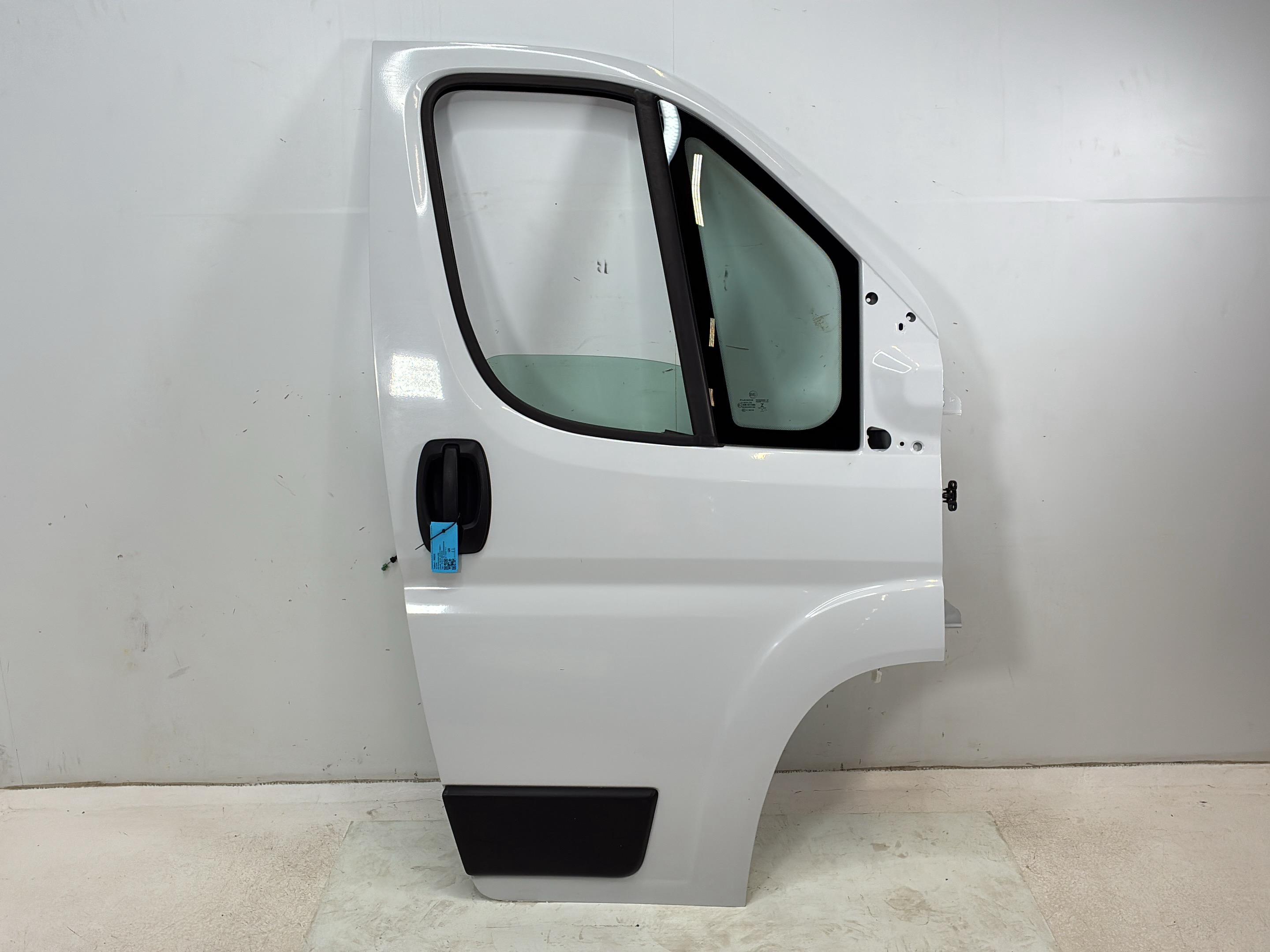 Portier rechts FIAT Ducato Bus (250) E-Ducato Hydrogen  205 kW  279 PS (04.2025-> )