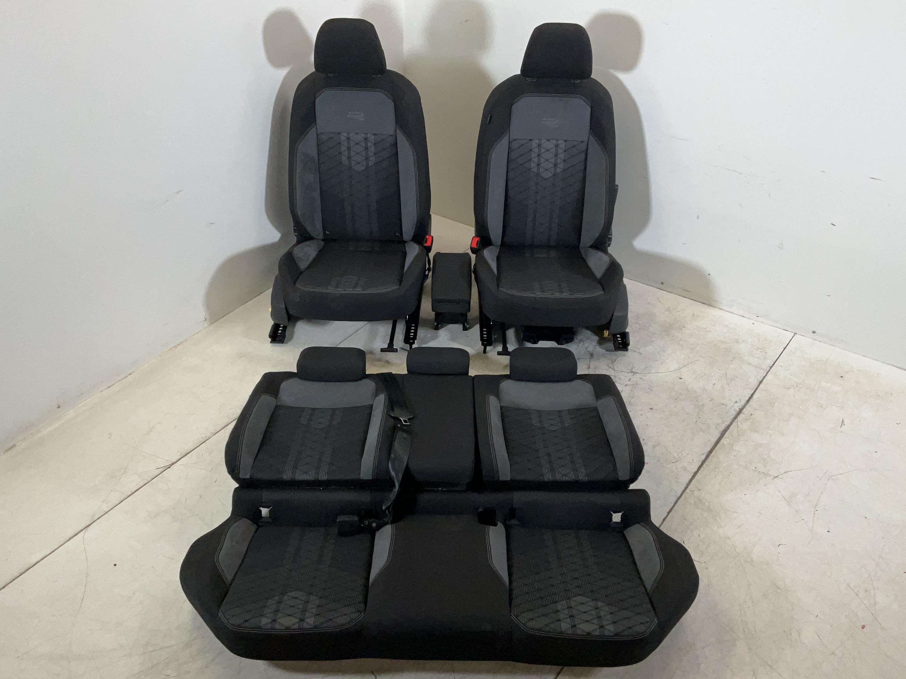 Accesorii interioare VW Taigo (CS1) 1.5 TSI  110 kW  150 PS (11.2021-> )