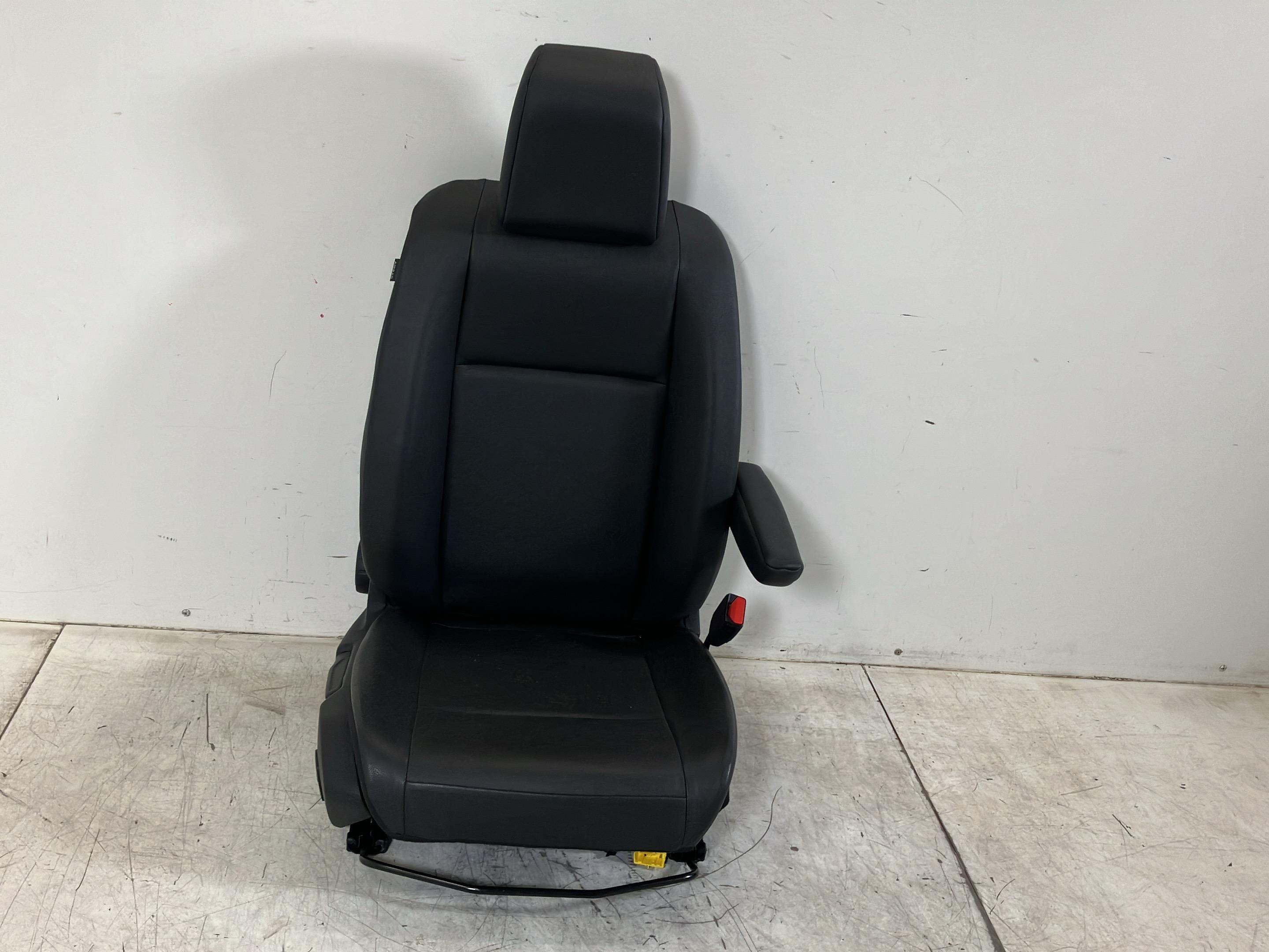 Siège avant droit OPEL Vivaro C Kasten (K0) E-Scudo  100 kW  136 PS (11.2023-> )