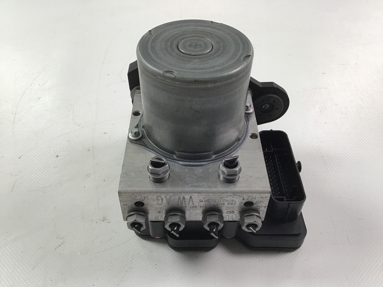 Brake aggregate ABS VW Polo VI (AW) 2.0 GTI  147 kW  200 PS (11.2017-> )