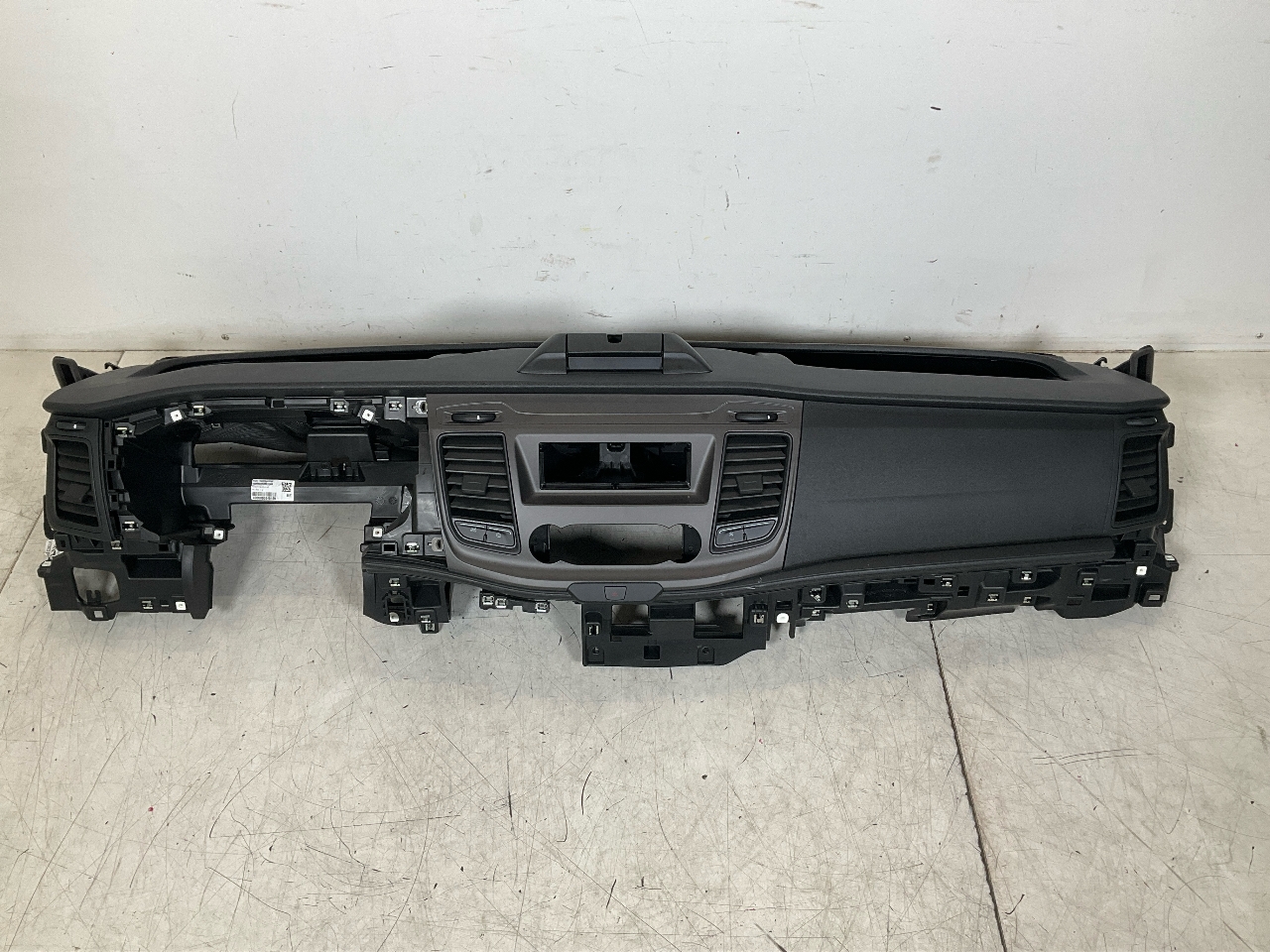 Armaturenbrett FORD Transit V363 Pritsche/Fahrgestell (FED, FFD) 2.0 TDCi  125 kW  170 PS (03.2016-> ) Armaturenbrett FORD Transit V363 Pritsche/Fahrgestell (FED, FFD) 2.0 TDCi  125 kW  170 PS (03.2016-> )