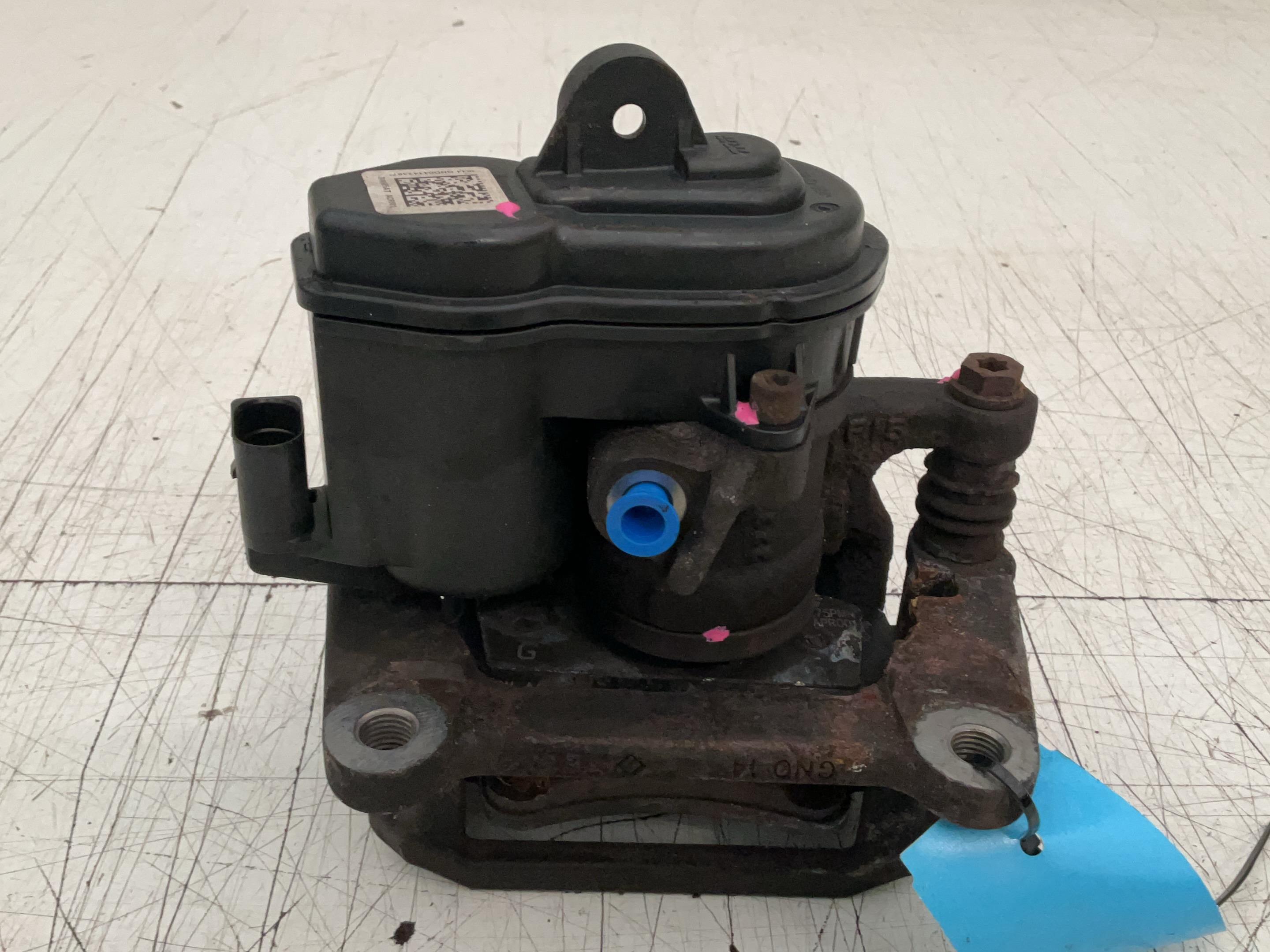 Bremssattel links hinten AUDI A4 (8W, B9) 1.4 TFSI  110 kW  150 PS (08.2015-> )