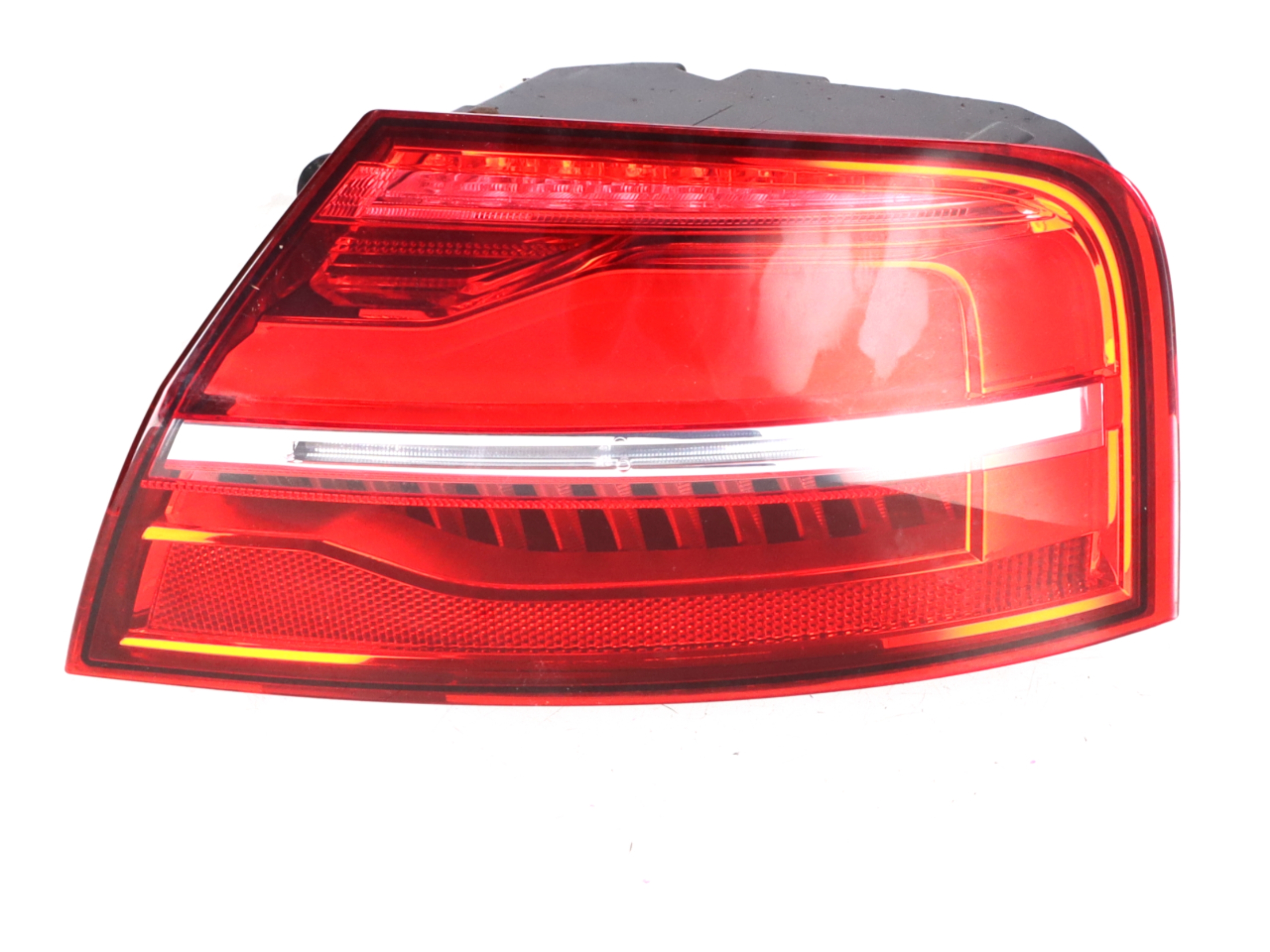 Tylne światło prawa zewnętrzna AUDI A8 (4H) 3.0 TDI quattro  190 kW  258 PS (10.2013-01.2018)
