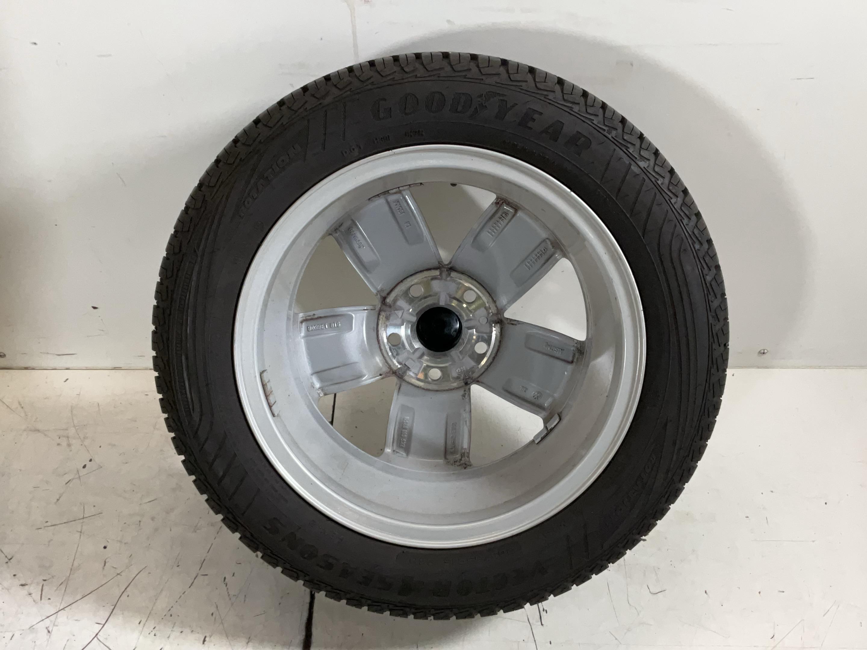 Entire wheel VW Caddy IV Kasten (SAA, SAH) 1.4 TSI  92 kW  125 PS (05.2015-> )