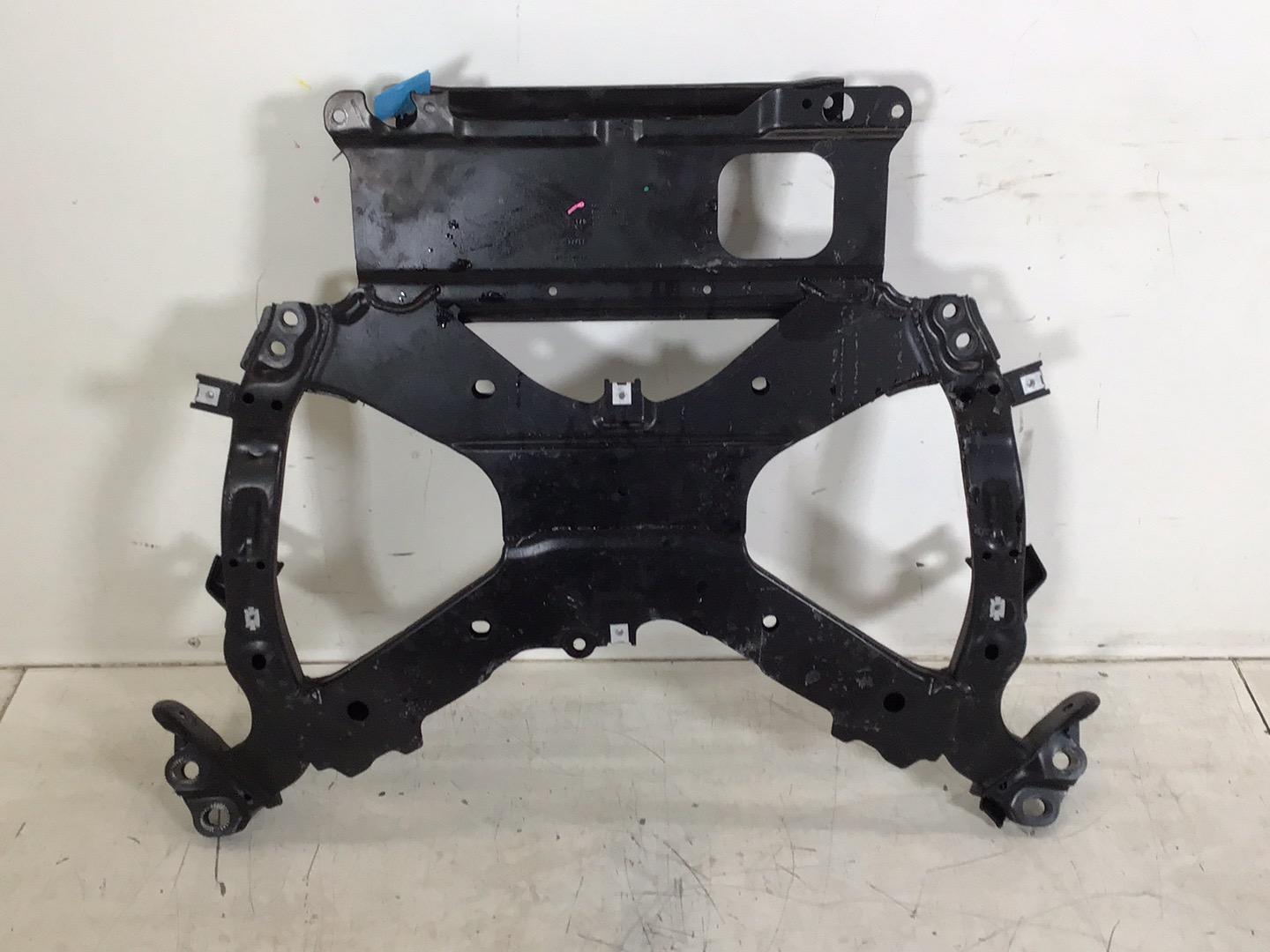 Uchwyt osi przedniej AUDI A6 (4A, C8) 45 TFSI Mild Hybrid quattro  195 kW  265 PS (05.2020-> )