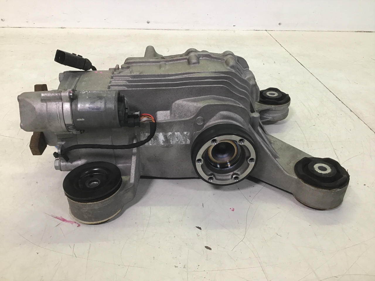 Skrzynia biegów tylnej osi SKODA Karoq (NU7, ND7) 2.0 TSI 4x4  140 kW  190 PS (04.2019-> )