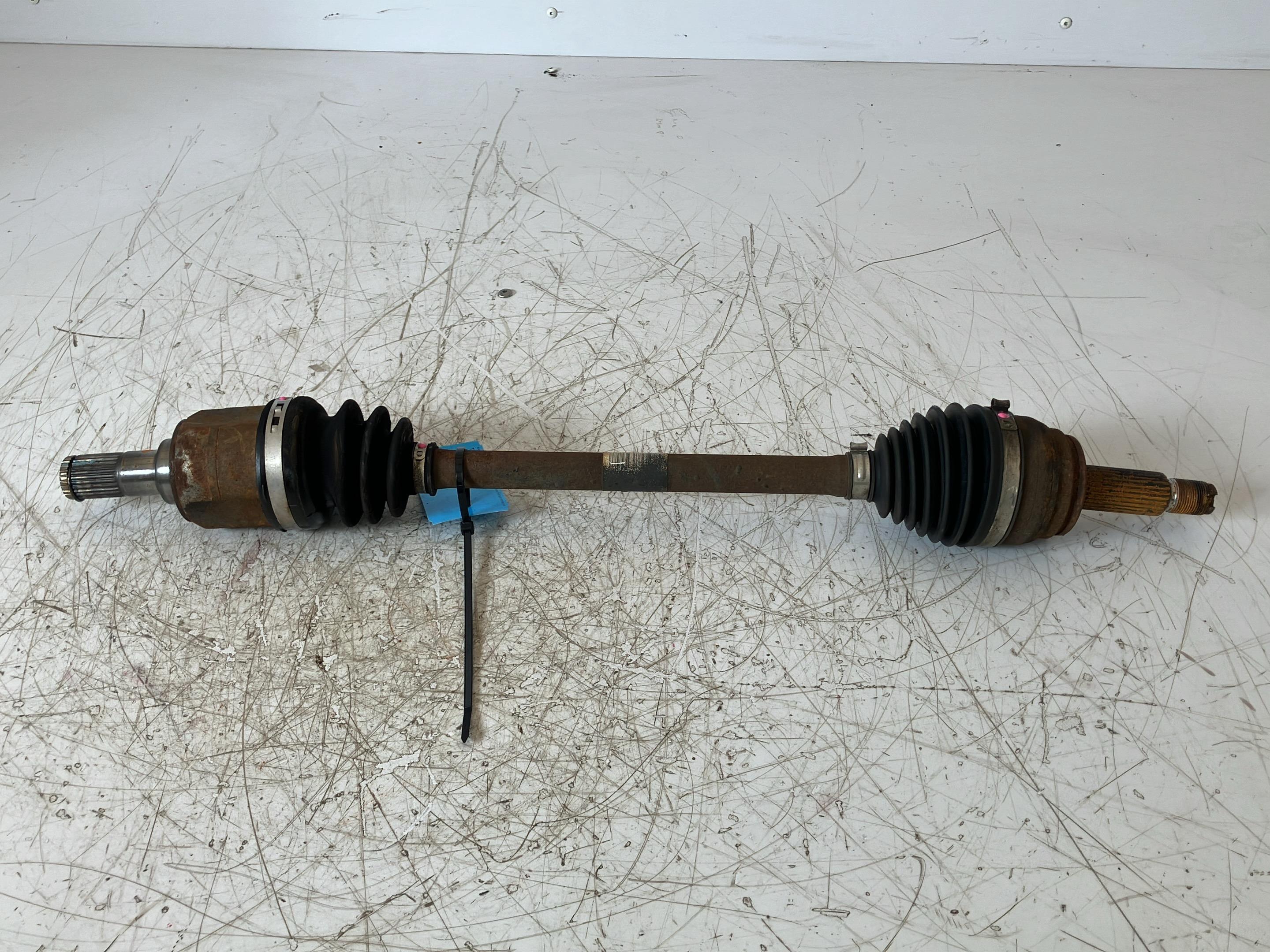 Drive shaft left front HYUNDAI i30 III Fastback (PDE, PDEN) 1.4 T-GDI  103 kW  140 PS (06.2017-> )
