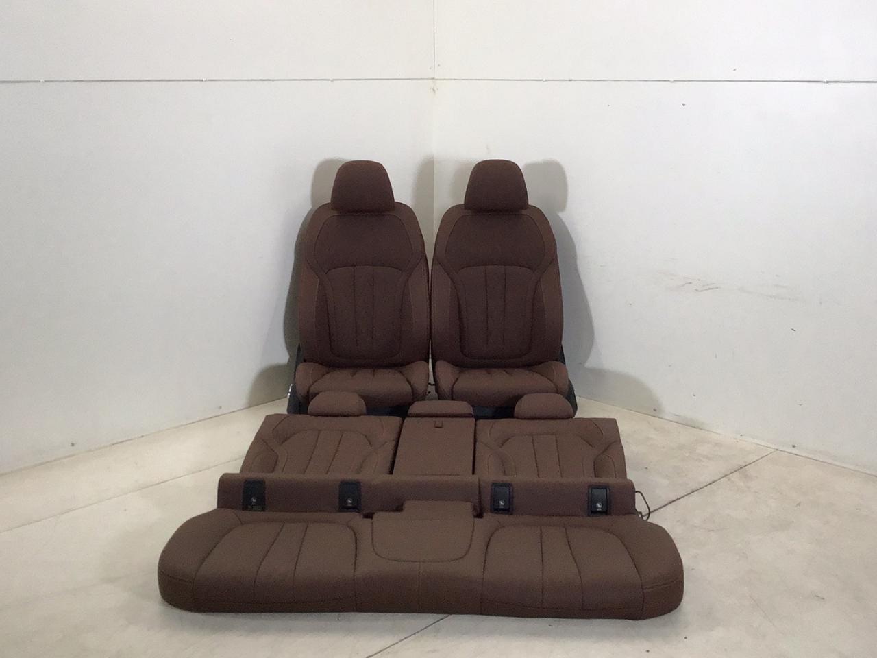 Wyposażenie wnętrza BMW X6 (G06, F96) xDrive40d Mild-Hybrid  259 kW  352 PS (06.2023-> )