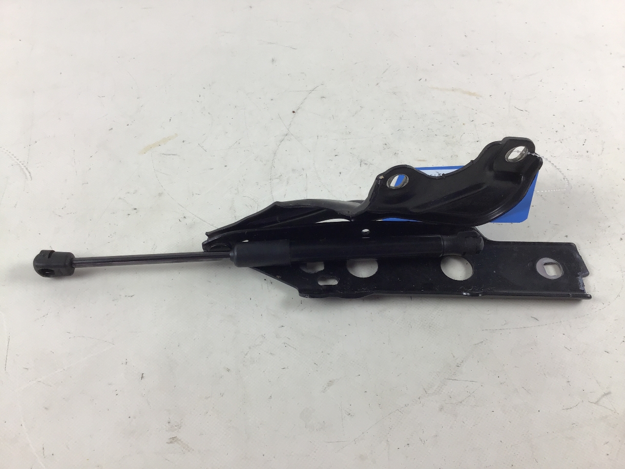 Charnière de capot moteur droite AUDI A7 Sportback (4G) RS7 quattro  412 kW  560 PS (10.2013-04.2018) Charnière de capot moteur droite AUDI A7 Sportback (4G) RS7 quattro  412 kW  560 PS (10.2013-04.2018)