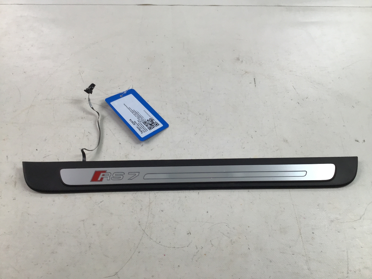 Baguette de seuil droite AUDI A7 Sportback (4G) RS7 quattro  412 kW  560 PS (10.2013-04.2018) Baguette de seuil droite AUDI A7 Sportback (4G) RS7 quattro  412 kW  560 PS (10.2013-04.2018)