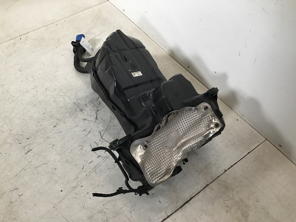 Tank AdBlue AUDI Q7 (4L) 3.0 TDI quattro  160 kW  218 PS (05.2015-> ) Tank AdBlue AUDI Q7 (4L) 3.0 TDI quattro  160 kW  218 PS (05.2015-> )