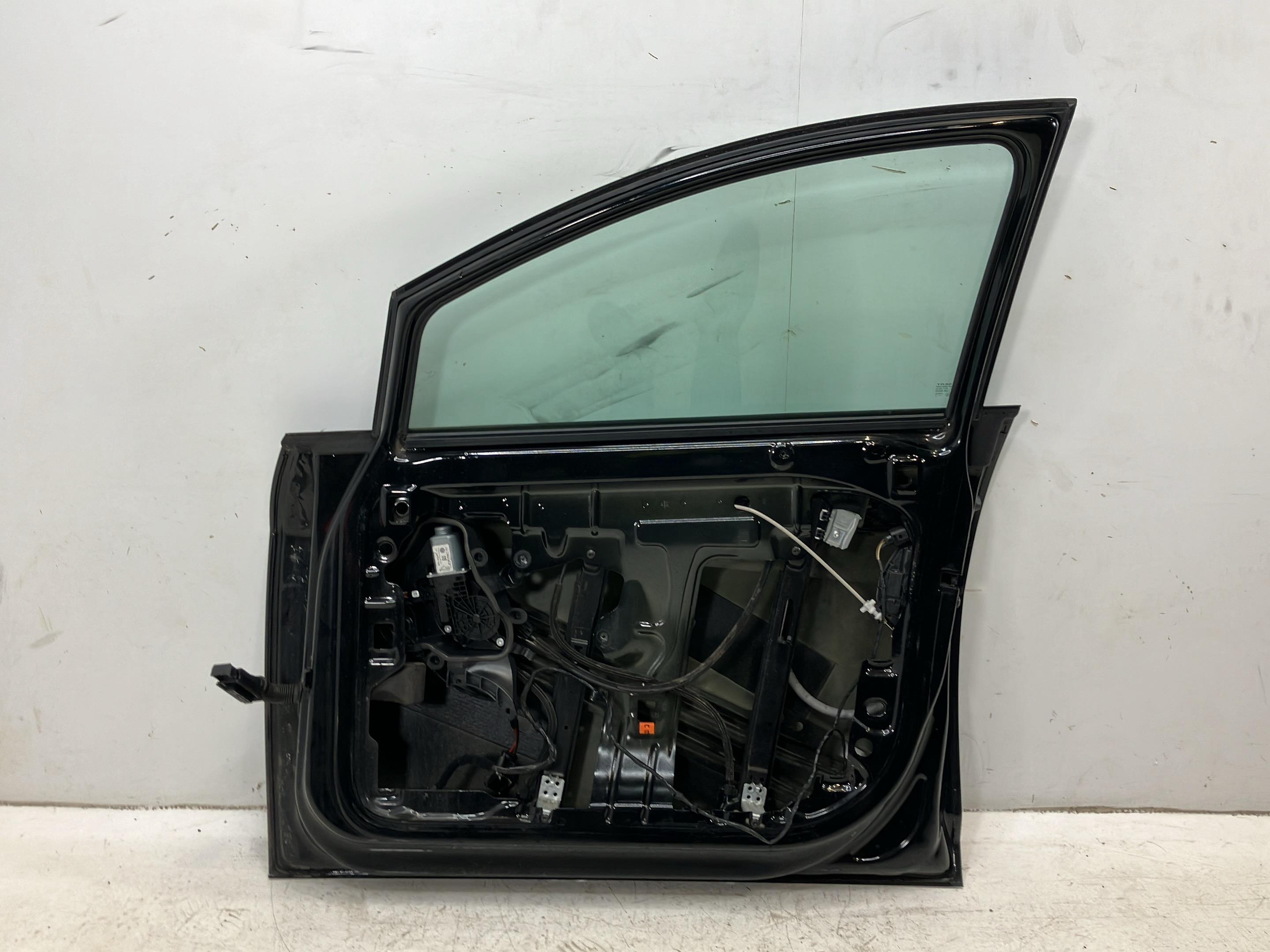 drzwi prawy przód SEAT Ibiza IV (6J) 1.2 TSI  77 kW  105 PS (09.2010-> )