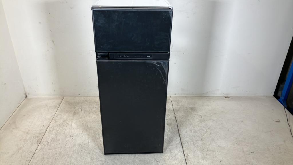 Fridge SONSTIGER HERSTELLER Sonstiges Modell Sonstiger Typ Fridge SONSTIGER HERSTELLER Sonstiges Modell Sonstiger Typ