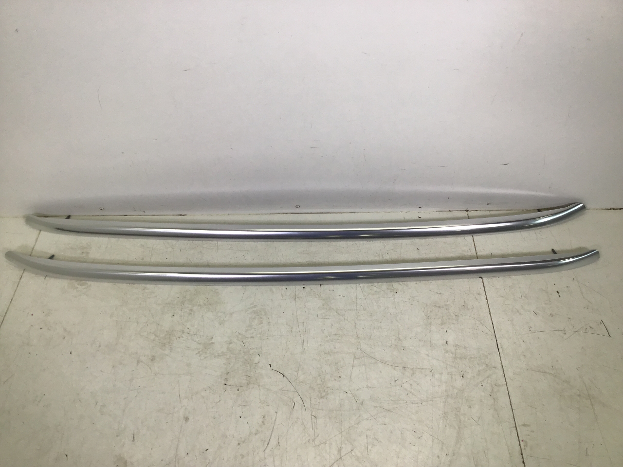 Dachreling AUDI e-tron (GEN) Electric quattro  300 kW  408 PS (09.2018-> ) Dachreling AUDI e-tron (GEN) Electric quattro  300 kW  408 PS (09.2018-> )