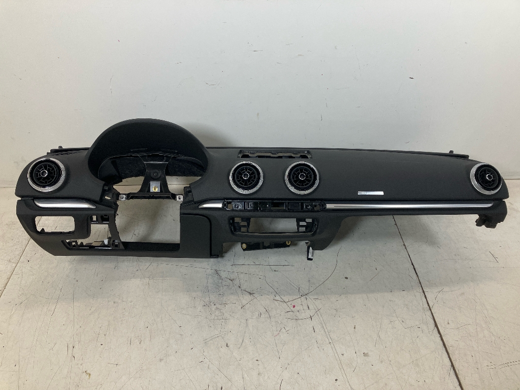 Armaturenbrett AUDI A3 Limousine (8V) 2.0 TDI  110 kW  150 PS (10.2013-> ) Armaturenbrett AUDI A3 Limousine (8V) 2.0 TDI  110 kW  150 PS (10.2013-> )