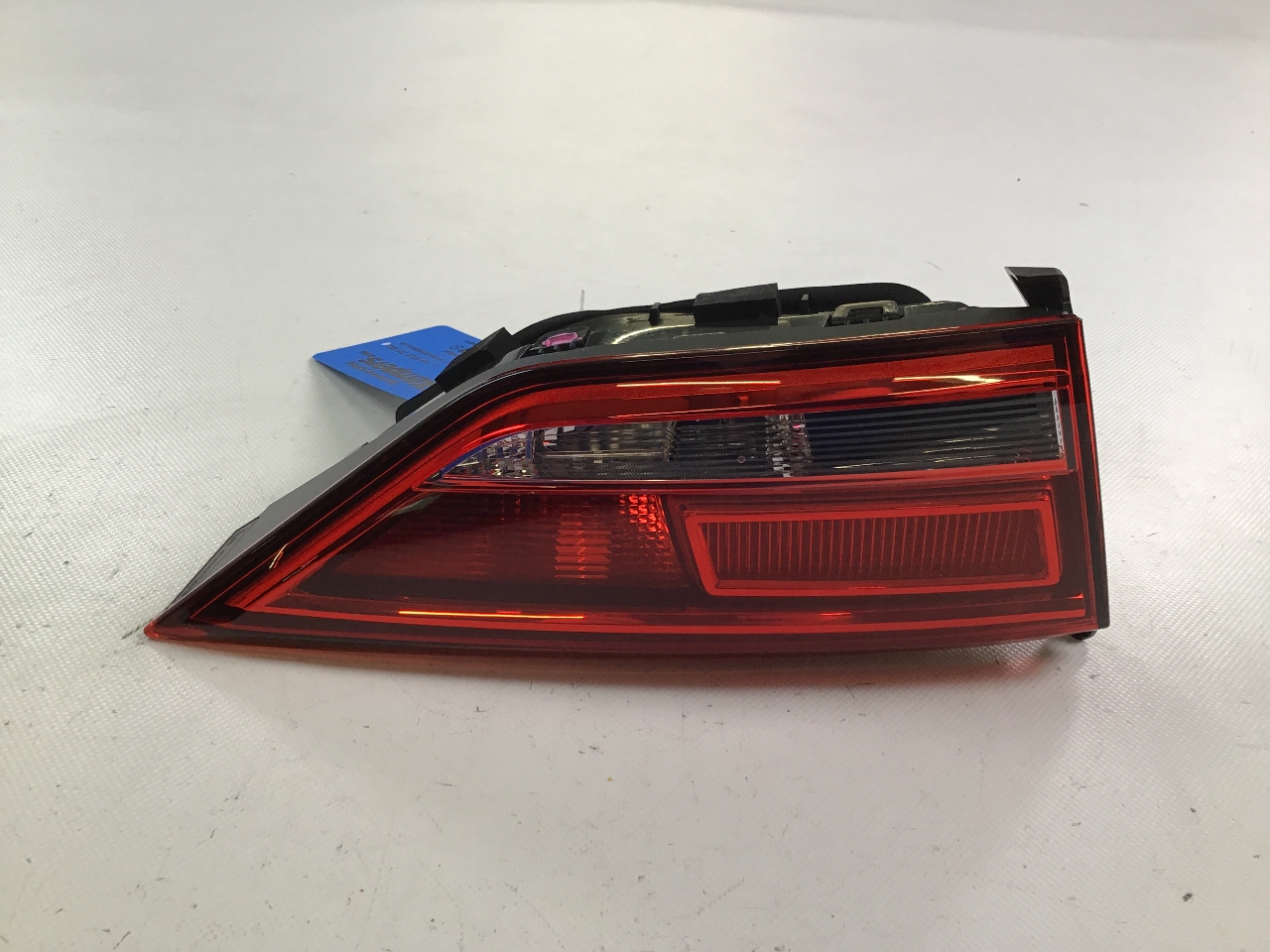 Tail-lamp inside left AUDI A3 Limousine (8V) 1.4 TFSI  110 kW  150 PS (05.2014-> )
