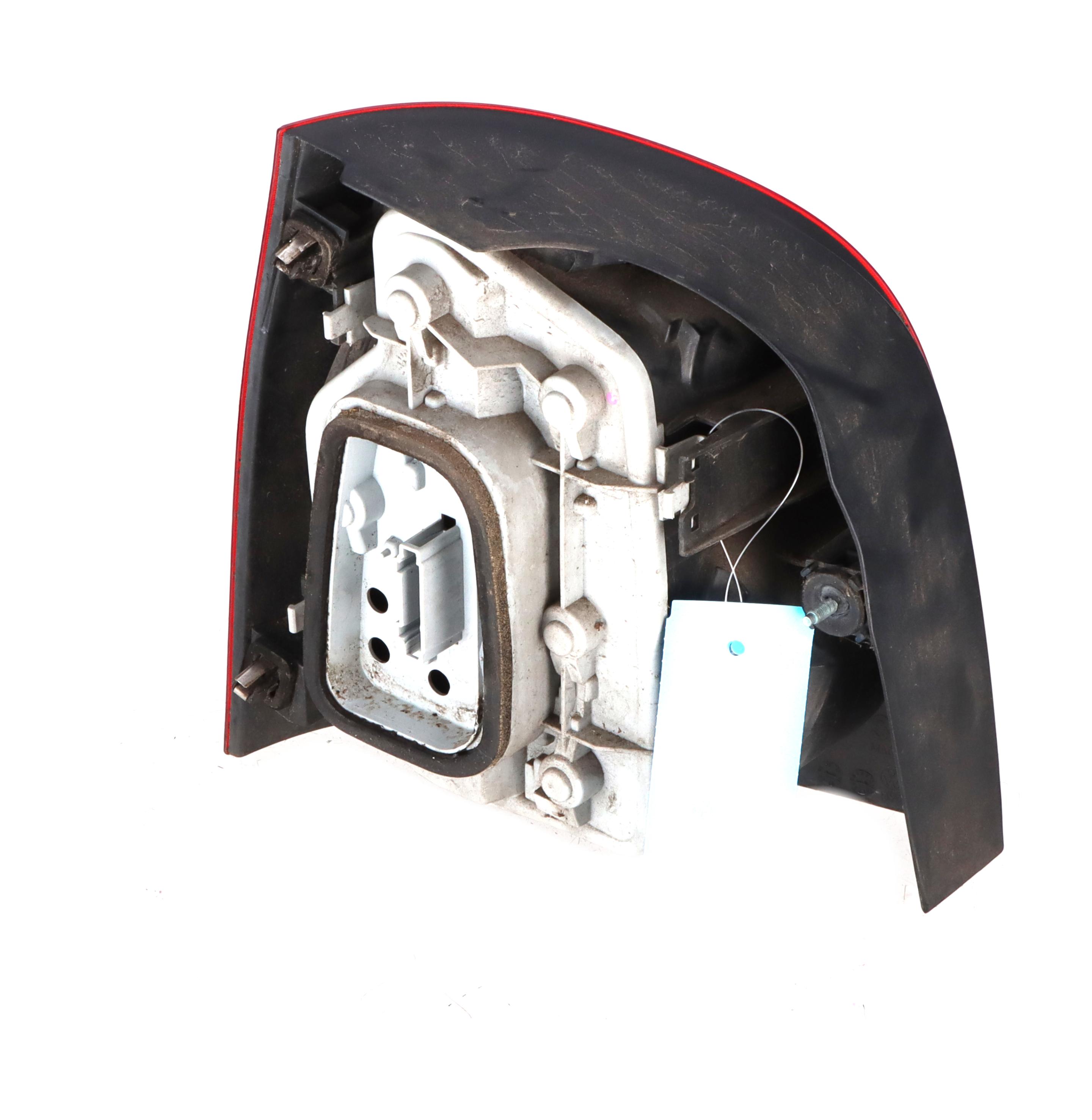 Lampă spate dreapta VW Polo IV (9N, 9A) 1.2  47 kW  64 PS (10.2001-07.2007)
