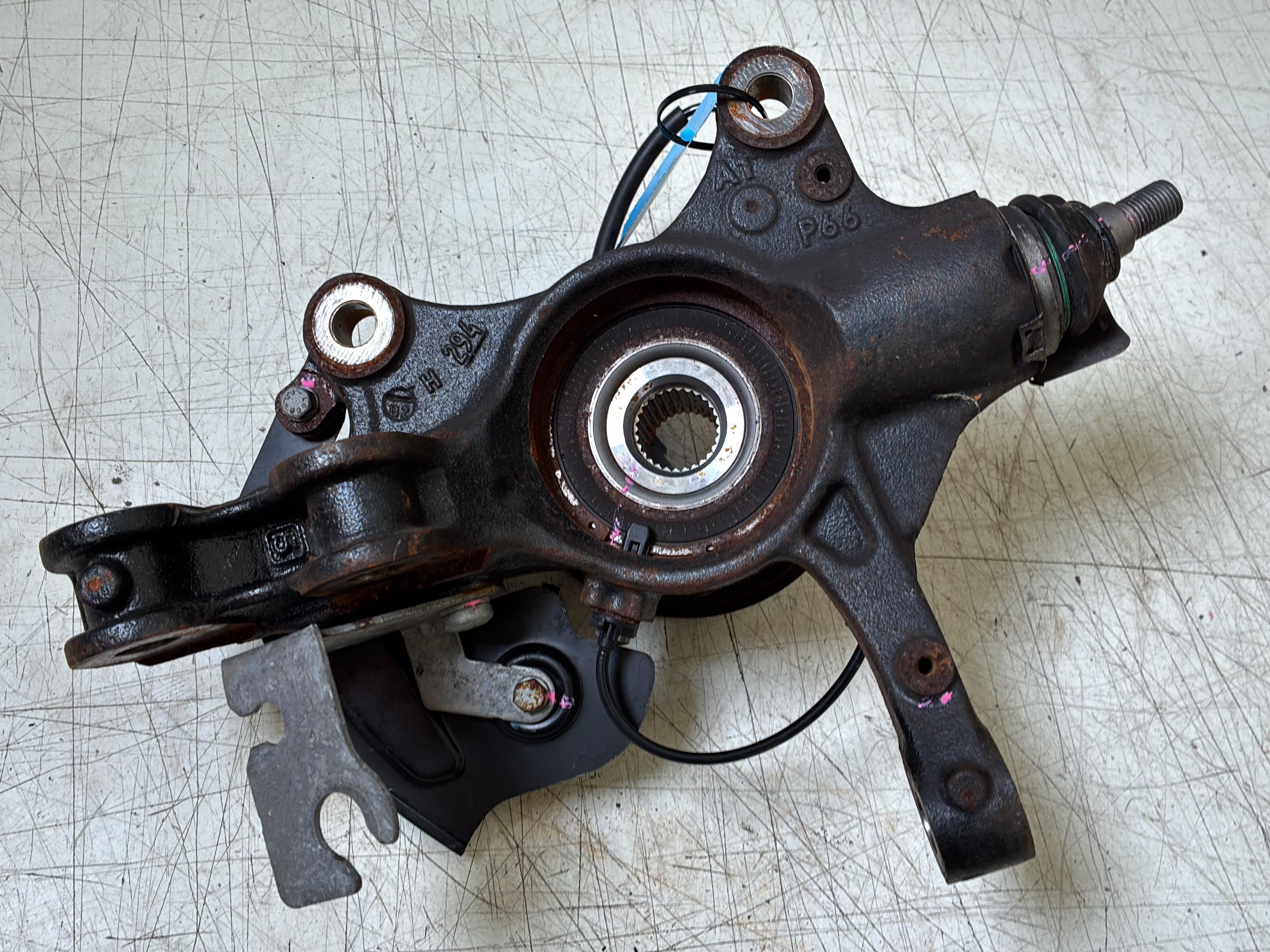 Achsschenkel links vorne OPEL Jumpy Kasten (V) Vivaro-e HYDROGEN  100 kW  136 PS (10.2024-> )