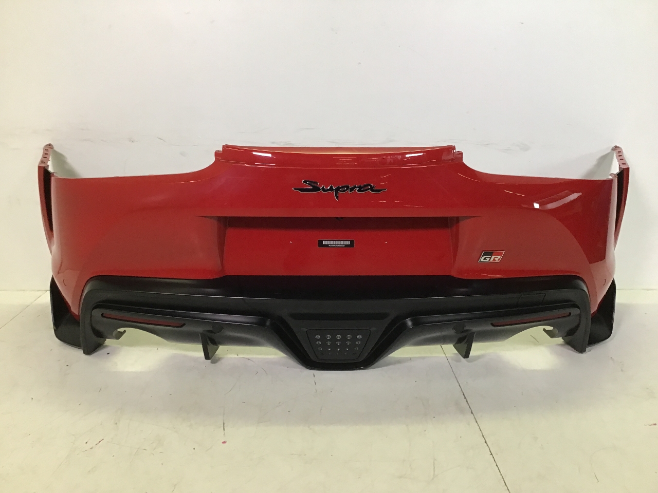 Stoßstange hinten TOYOTA Supra (DB) 3.0 GR  250 kW  340 PS (03.2019-> ) Stoßstange hinten TOYOTA Supra (DB) 3.0 GR  250 kW  340 PS (03.2019-> )