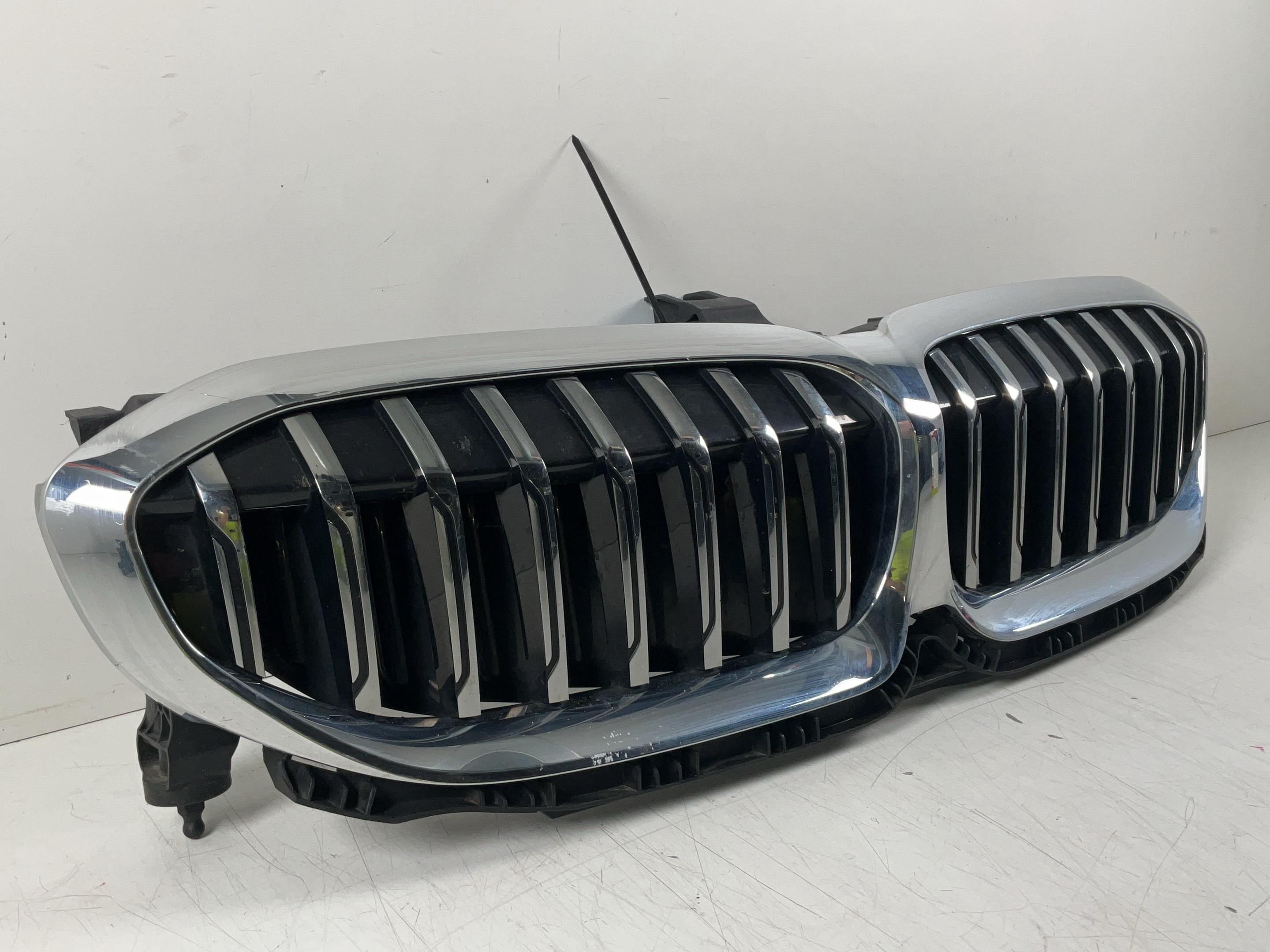Grille BMW 3er Touring (G21, G81) 320d  140 kW  190 PS (07.2019-02.2020)
