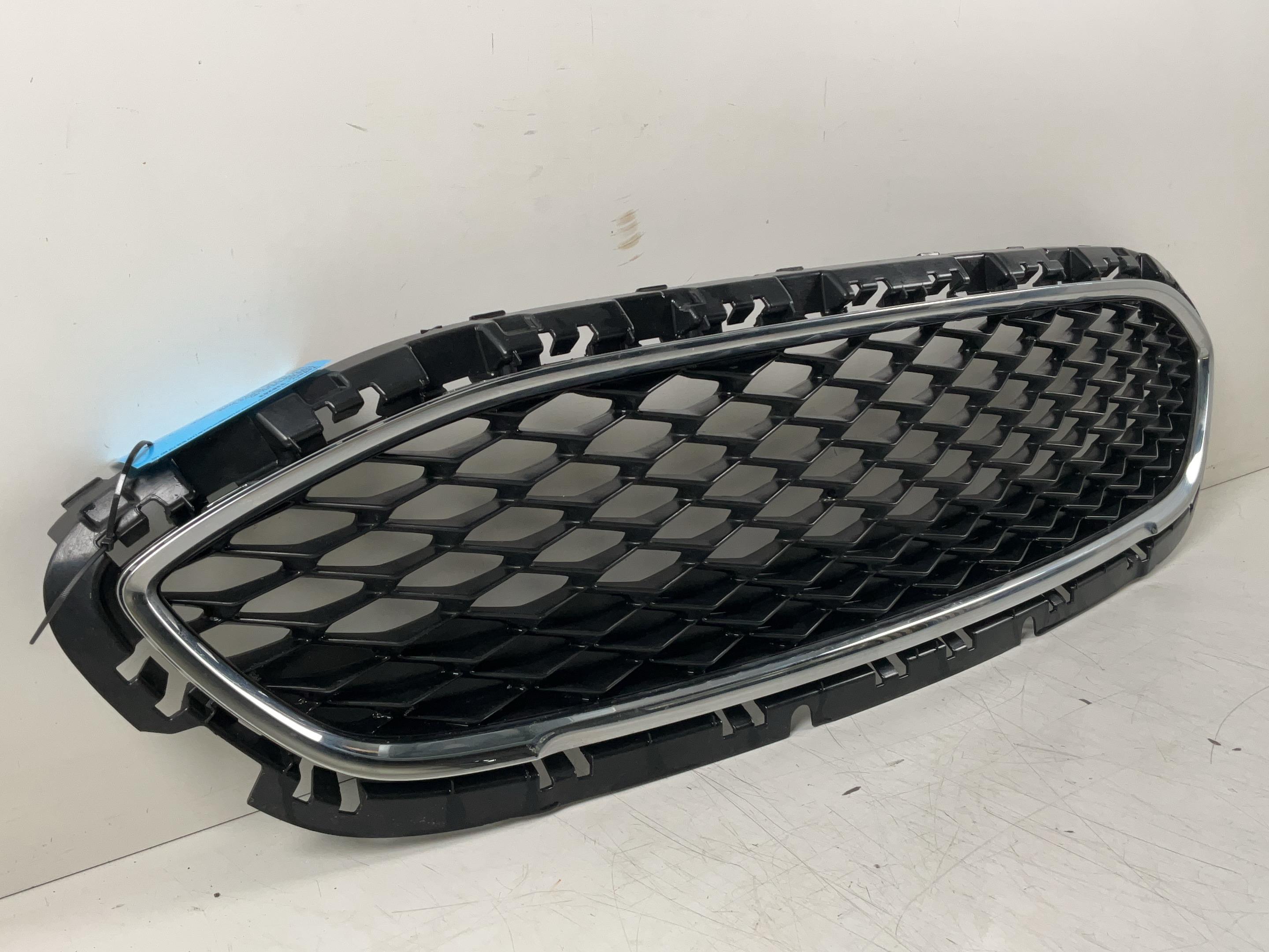 Grille FORD Fiesta VII (HJ, HF) 1.1  52 kW  70 PS (05.2017-> )