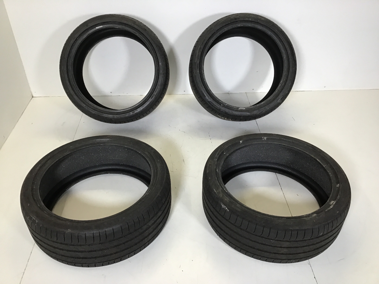 Pneus SONSTIGER HERSTELLER Sonstiges Modell Sonstiger Typ Pneus SONSTIGER HERSTELLER Sonstiges Modell Sonstiger Typ