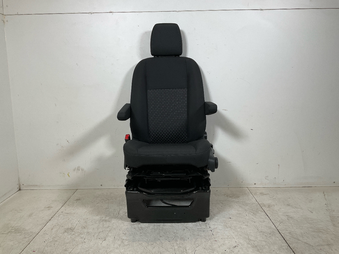 Sitz links vorne FORD Transit V363 Pritsche/Fahrgestell (FED, FFD) 2.0 TDCi  125 kW  170 PS (03.2016-> ) Sitz links vorne FORD Transit V363 Pritsche/Fahrgestell (FED, FFD) 2.0 TDCi  125 kW  170 PS (03.2016-> )