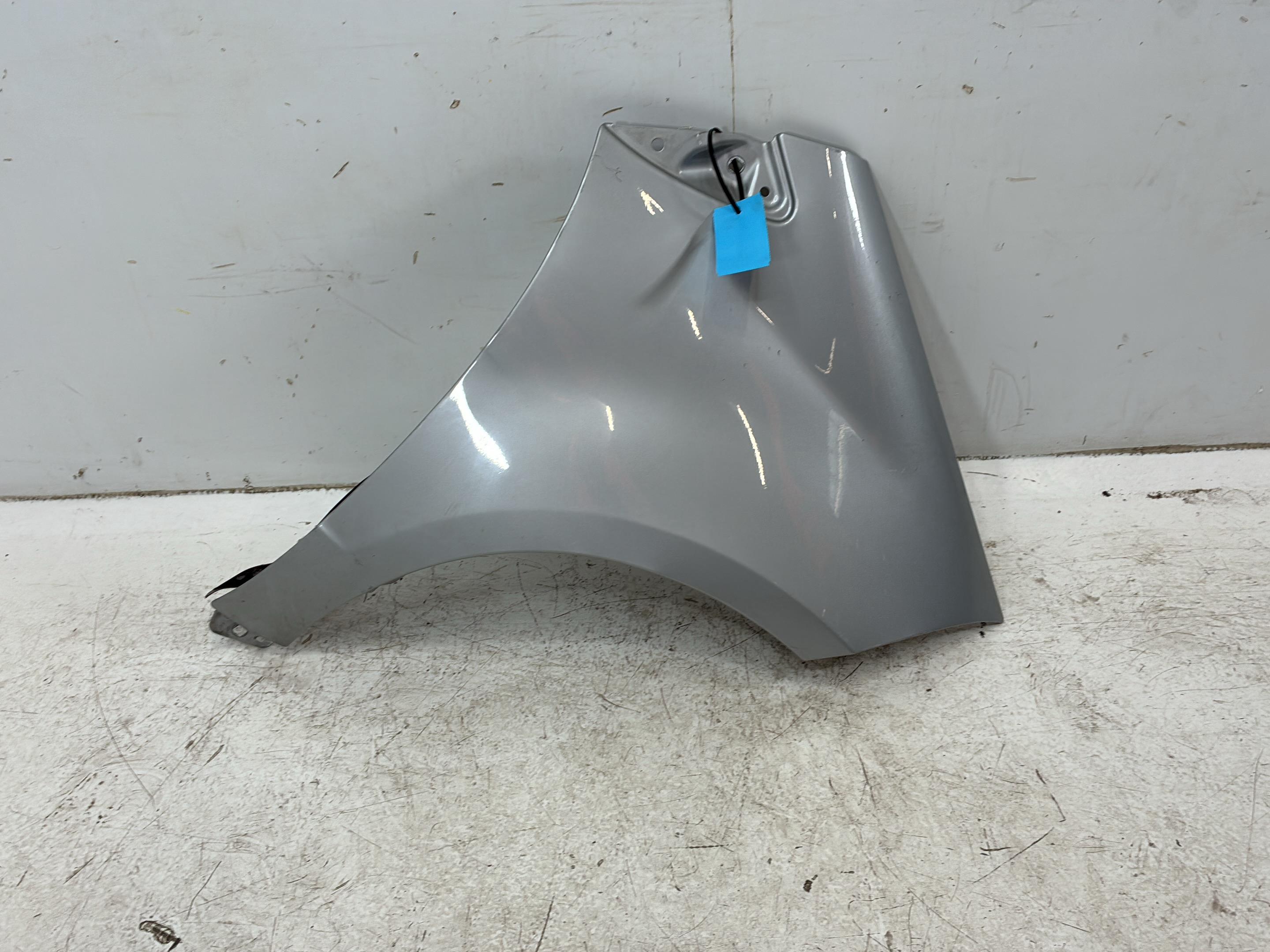 Aile avant droit MERCEDES-BENZ A-Klasse (W169) A 180 CDI  80 kW  109 PS (09.2004-06.2012)