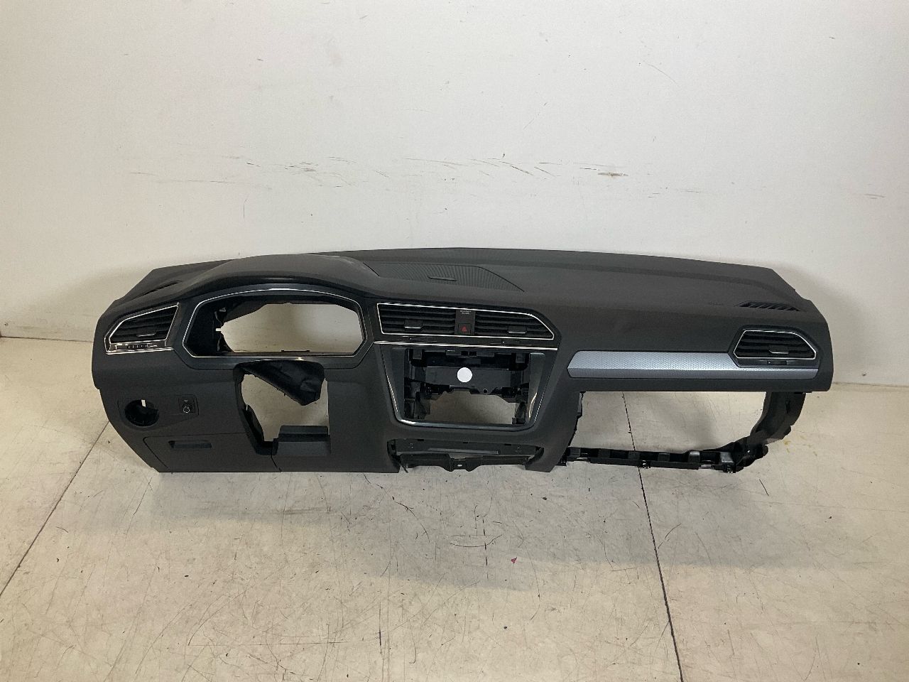 Armaturenbrett VW Tiguan II (AD) 2.0 TDI  110 kW  150 PS (01.2016-> )