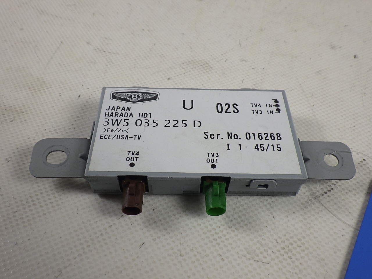 Antenna amplifier BENTLEY Flying Spur (4W) 6.0  460 kW  626 PS (03.2013-> ) Antenna amplifier BENTLEY Flying Spur (4W) 6.0  460 kW  626 PS (03.2013-> )