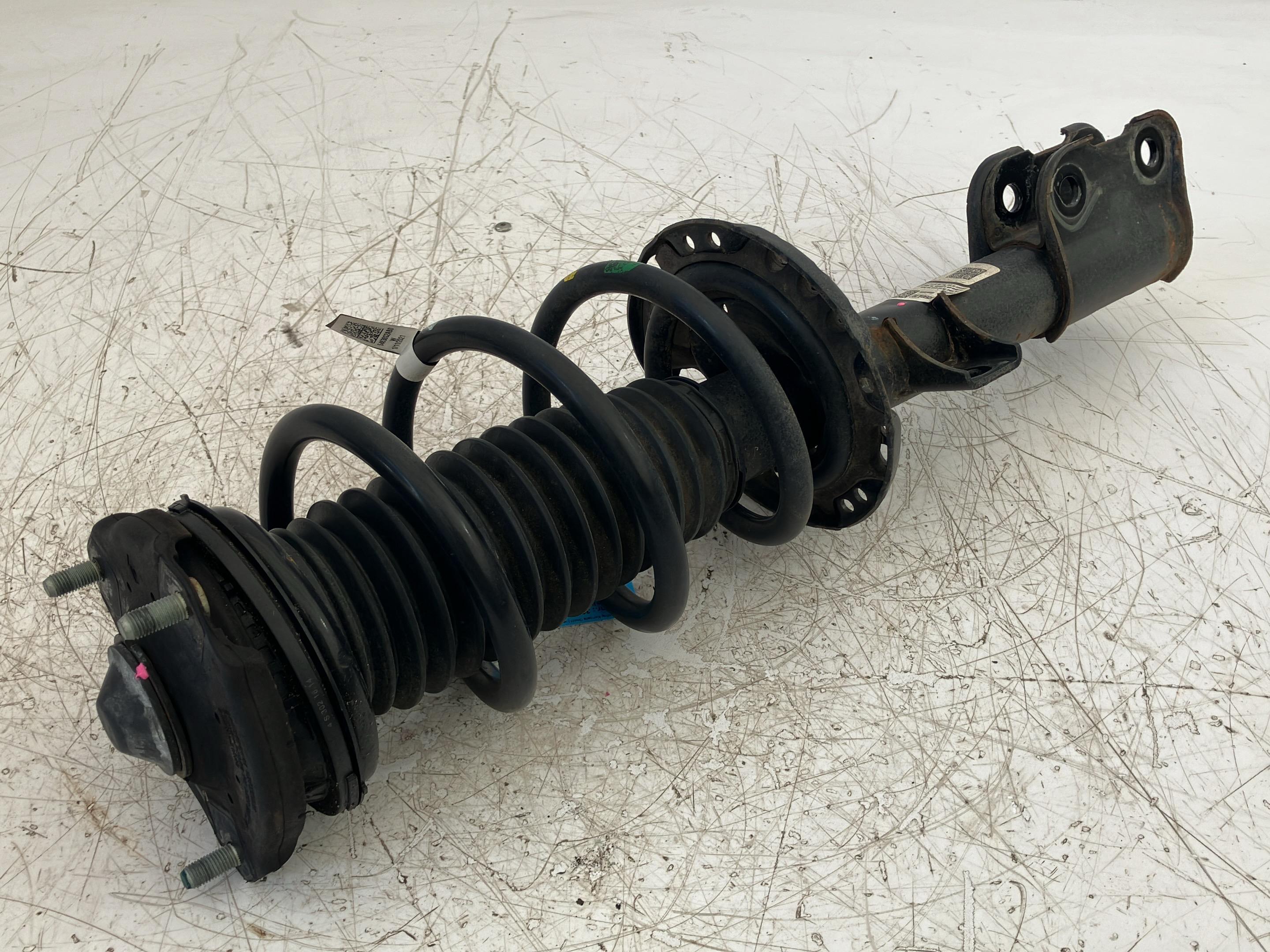 Suspension strut left front HYUNDAI Santa Fe IV (TM, TMA) 2.5 MPi  132 kW  180 PS (07.2021-> )