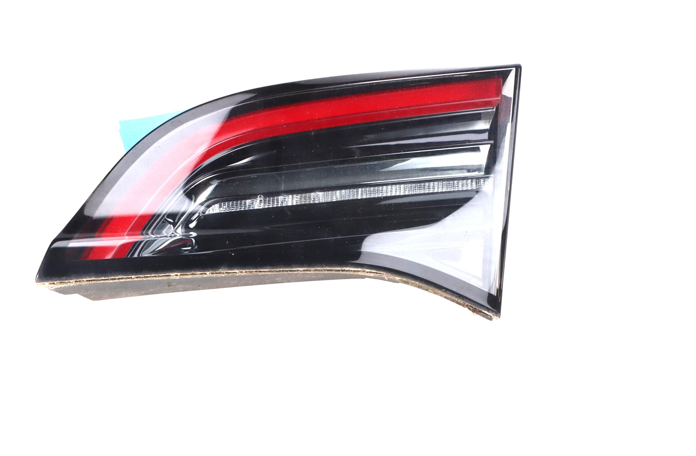 Tail-lamp inside right TESLA Model Y (5YJY) EV  255 kW  347 PS (09.2021-> )