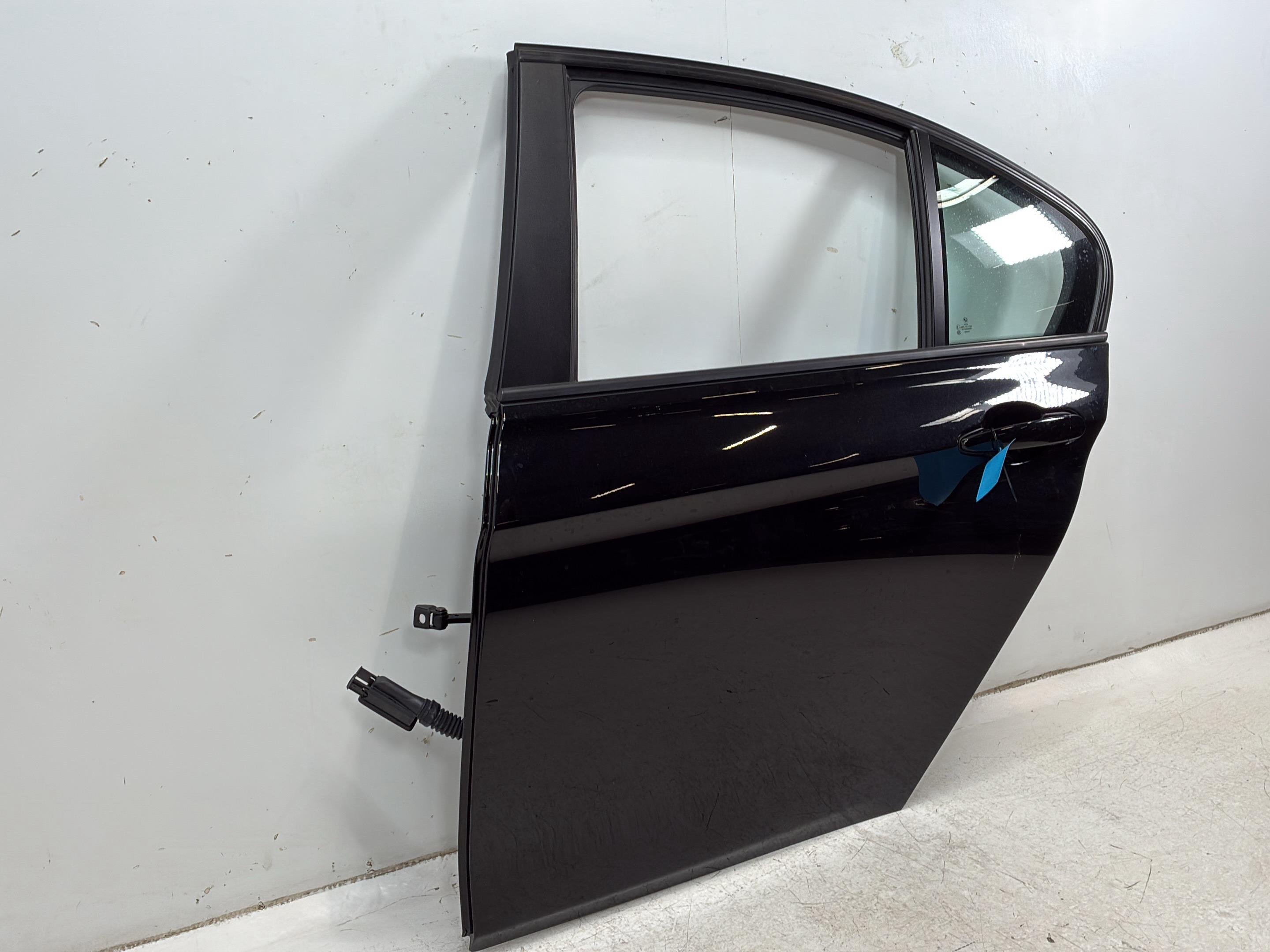 Door left rear BMW 3er (F30, F80) 320d  140 kW  190 PS (07.2015-10.2018)